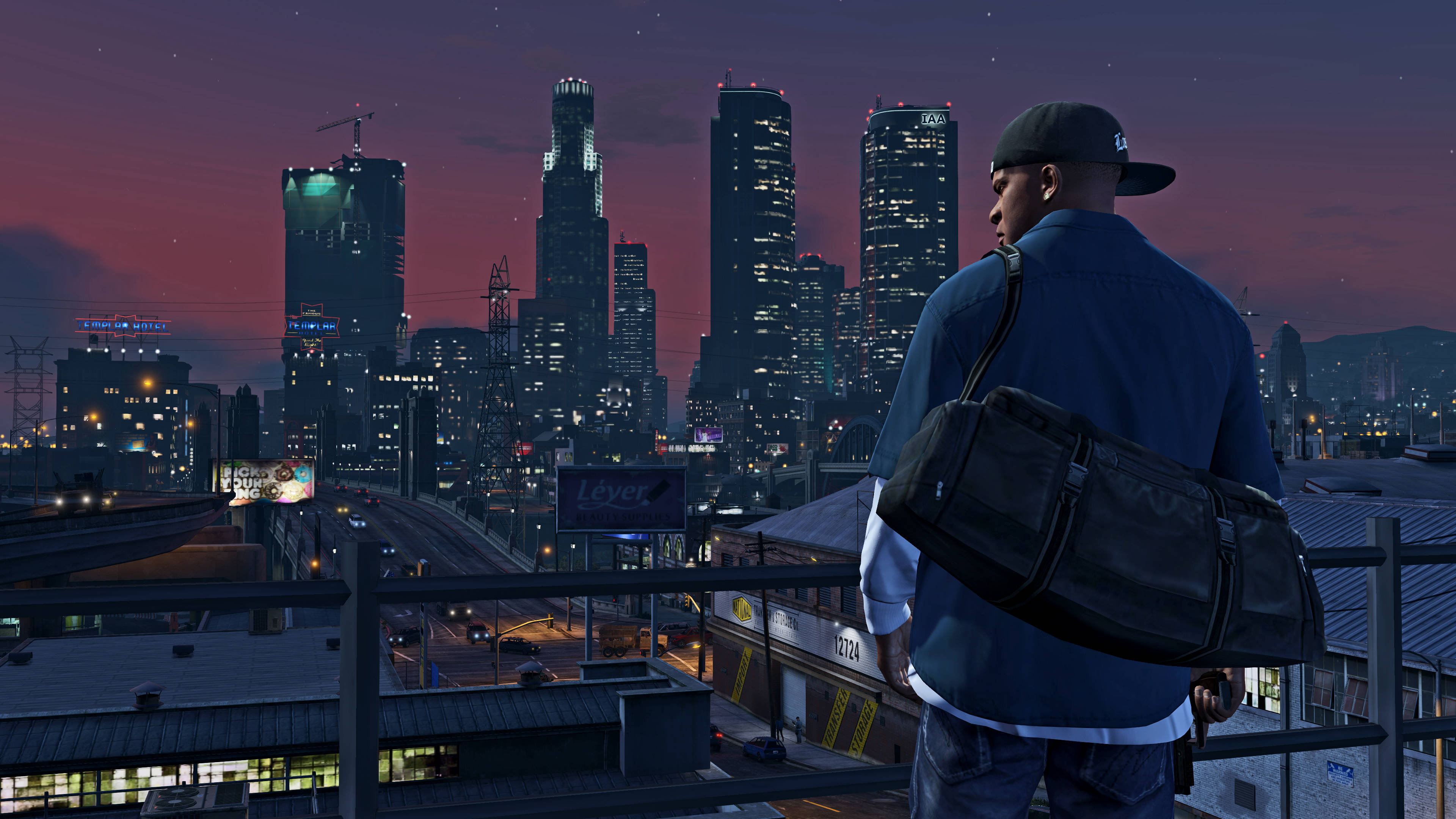 Havalı GTA Çantalı Adam Duvar Kağıdı