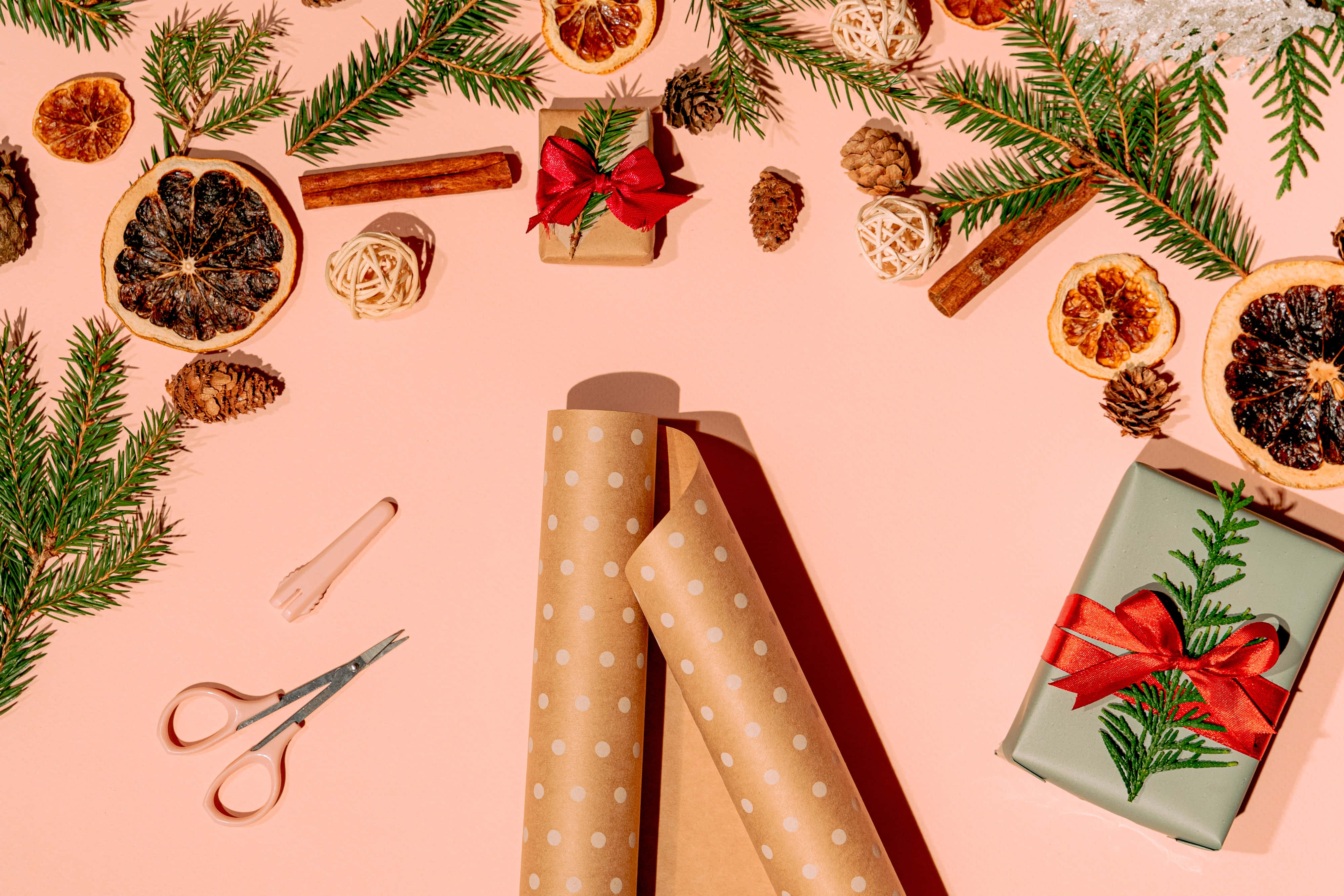 Hediye Paketleme Masası Yüksek Çözünürlüklü Noel Masaüstü Duvar Kağıdı