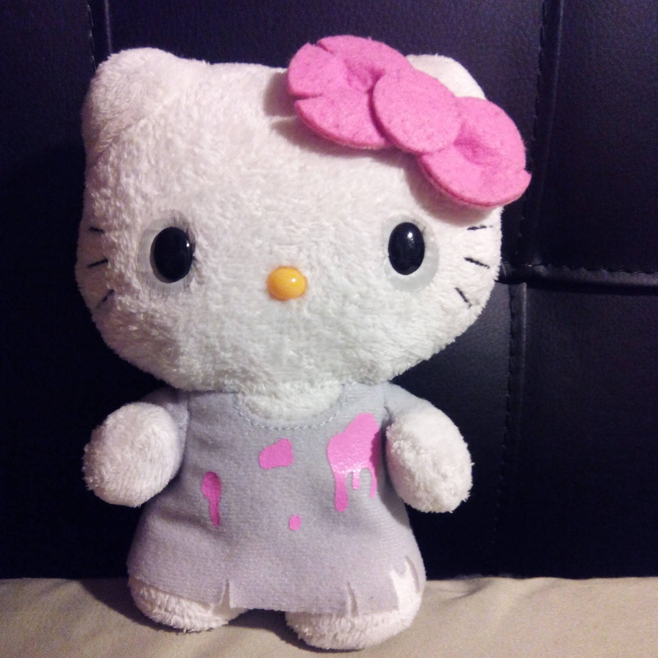Hello Kitty Cadılar Bayramı Peluş Oyuncağı Duvar Kağıdı