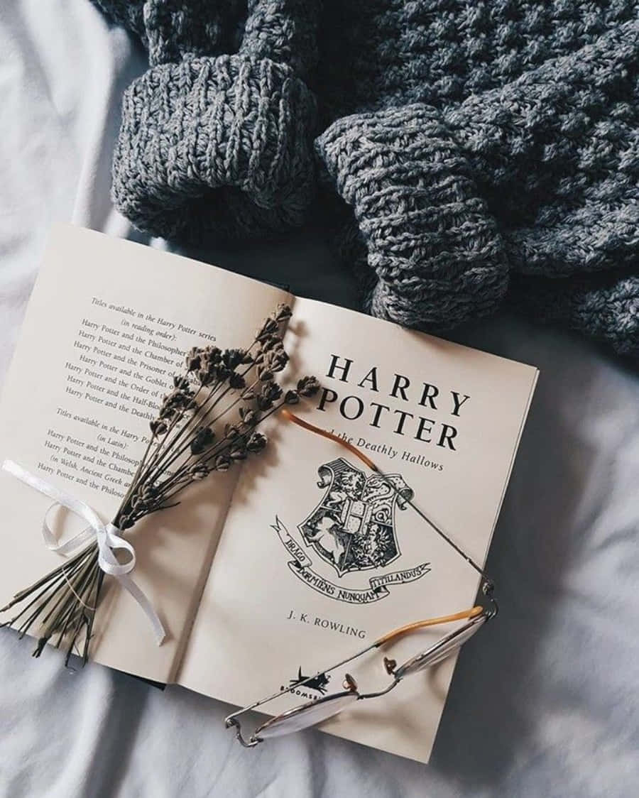 Hogwarts Cadılık ve Büyücülük Okulu'nun rüya gibi bir manzarası Duvar Kağıdı
