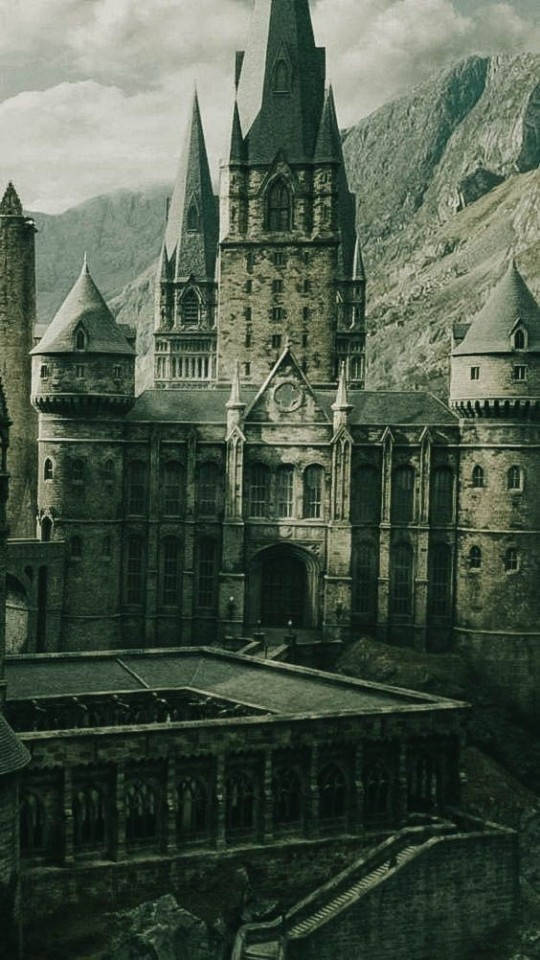 Hogwarts'ın Belirgin Kuleleri HP Estetiği Duvar Kağıdı