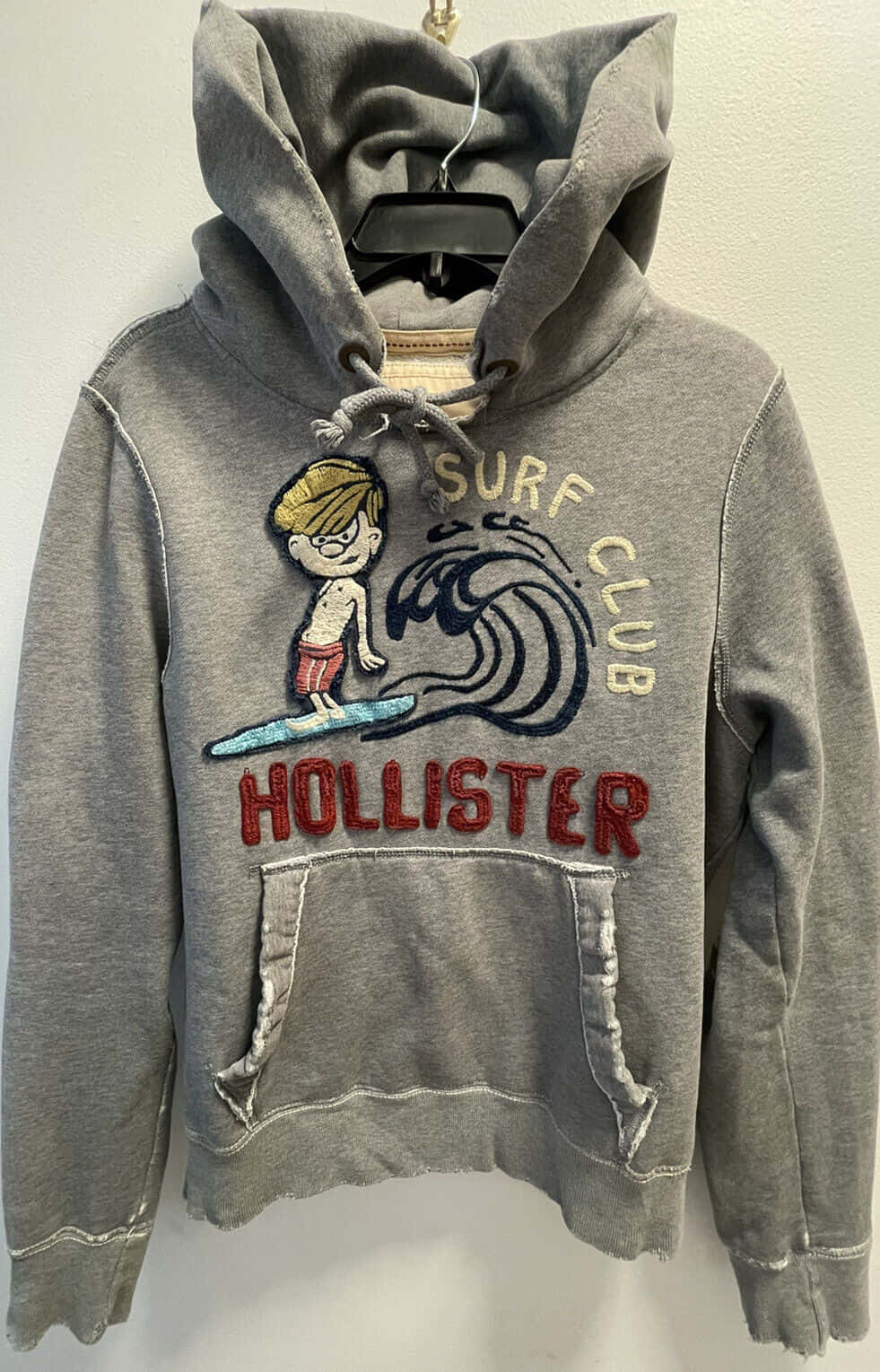Hollister'dan Gösterişli Parçalarla Kış Gardırobunuzu Canlandırın Duvar Kağıdı