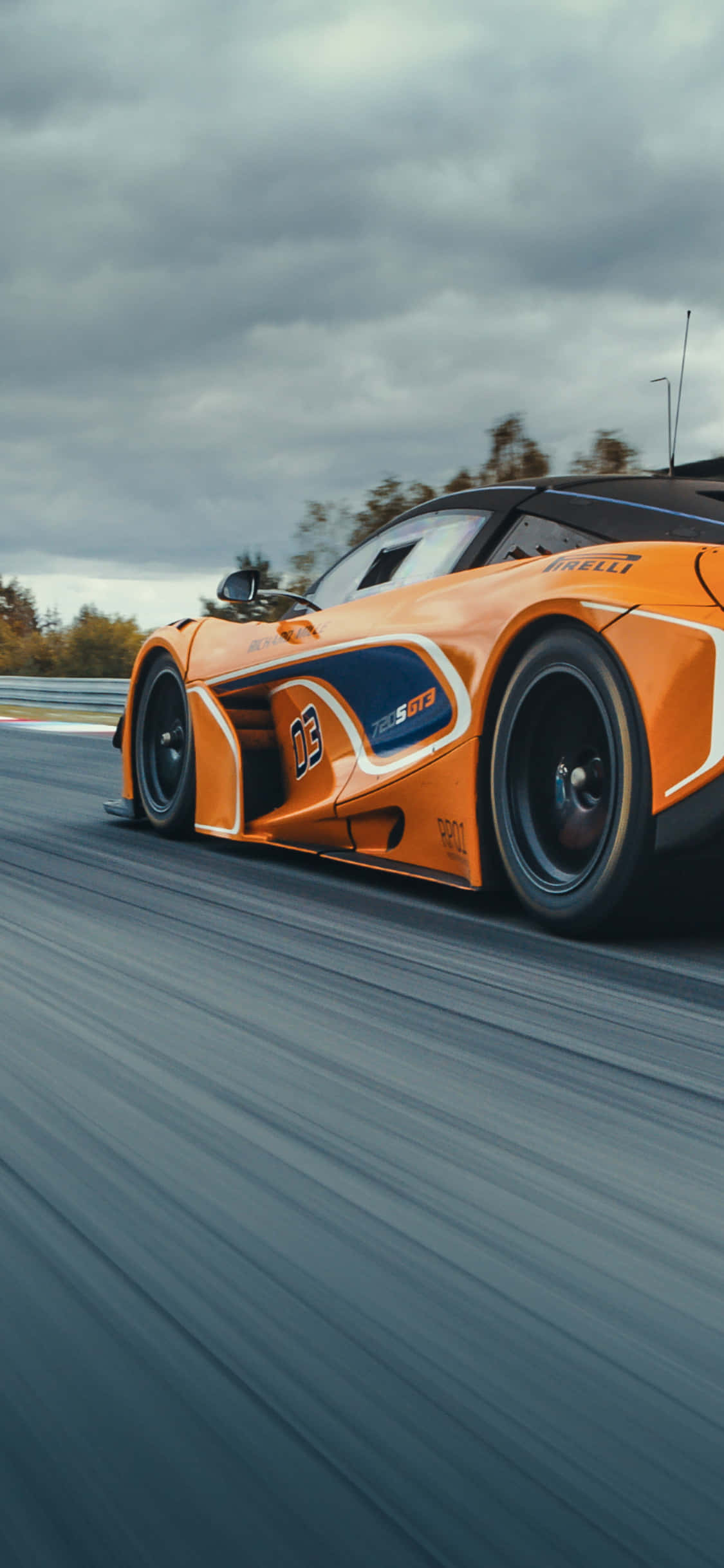 Hız ve Stil Buluşuyor - iPhone Xs ve McLaren 720s Duvar Kağıdı
