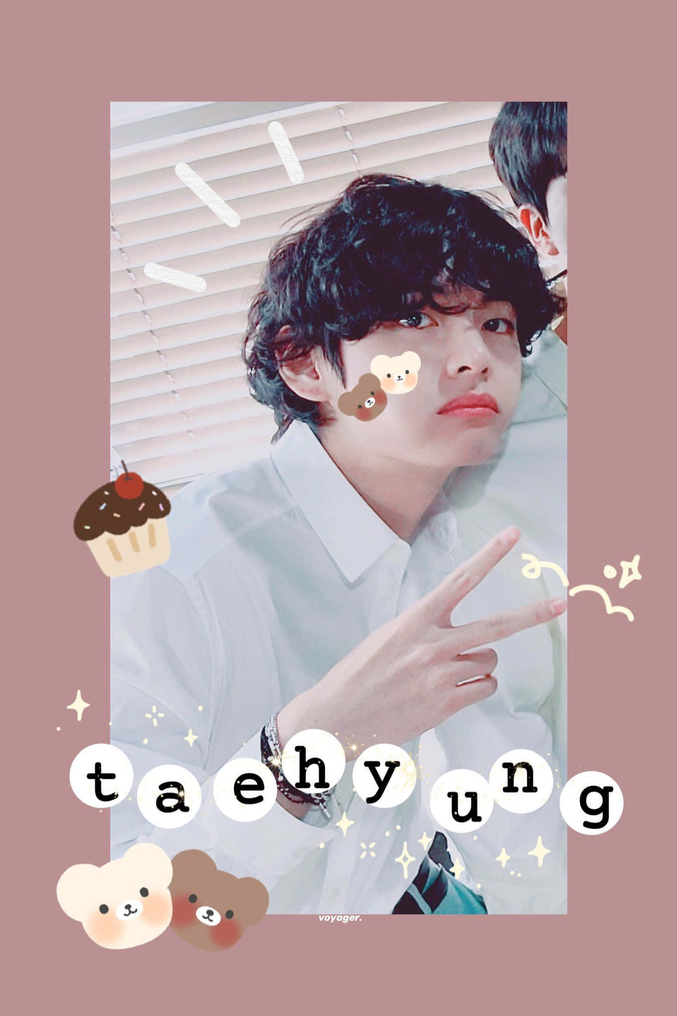 iki kişinin olduğu ve taehyung yazılı bir resim Duvar Kağıdı