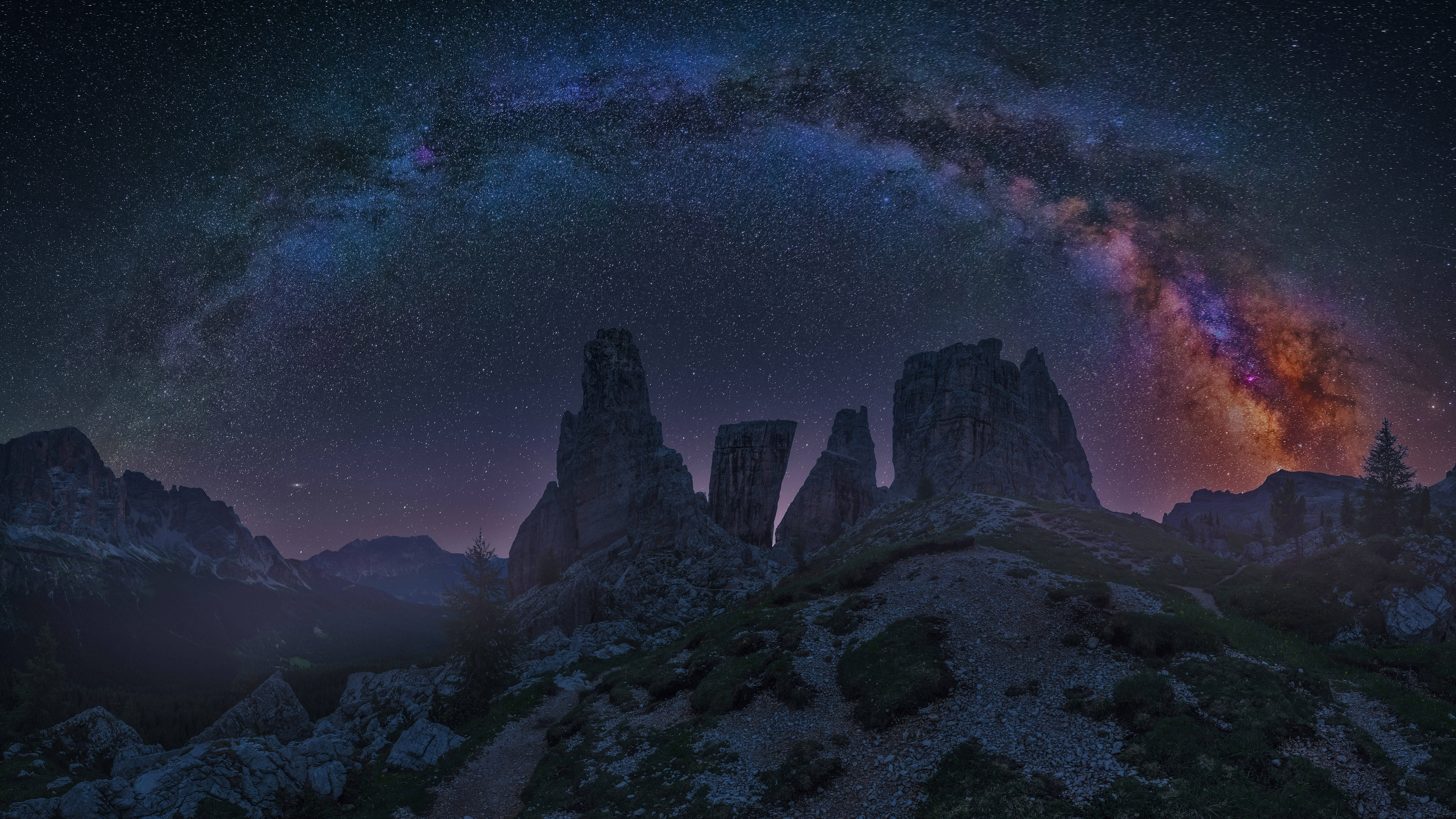 İkonik Dolomit Dağları Karanlık 4K Duvar Kağıdı