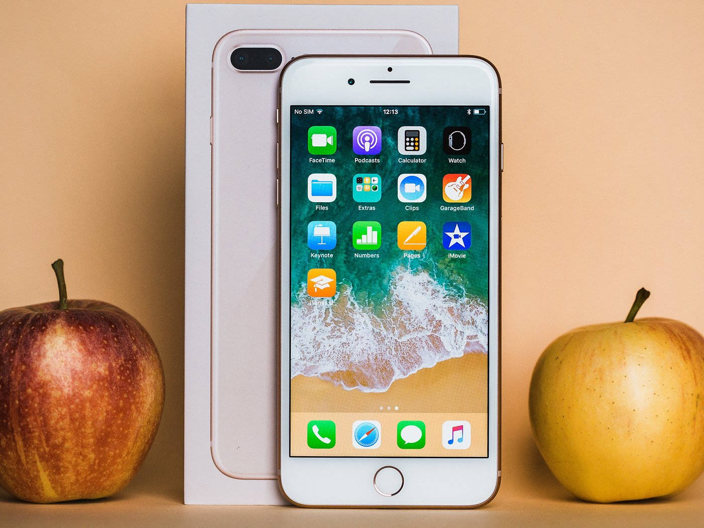 iPhone 8 Elmalı Duvar Kağıdı
