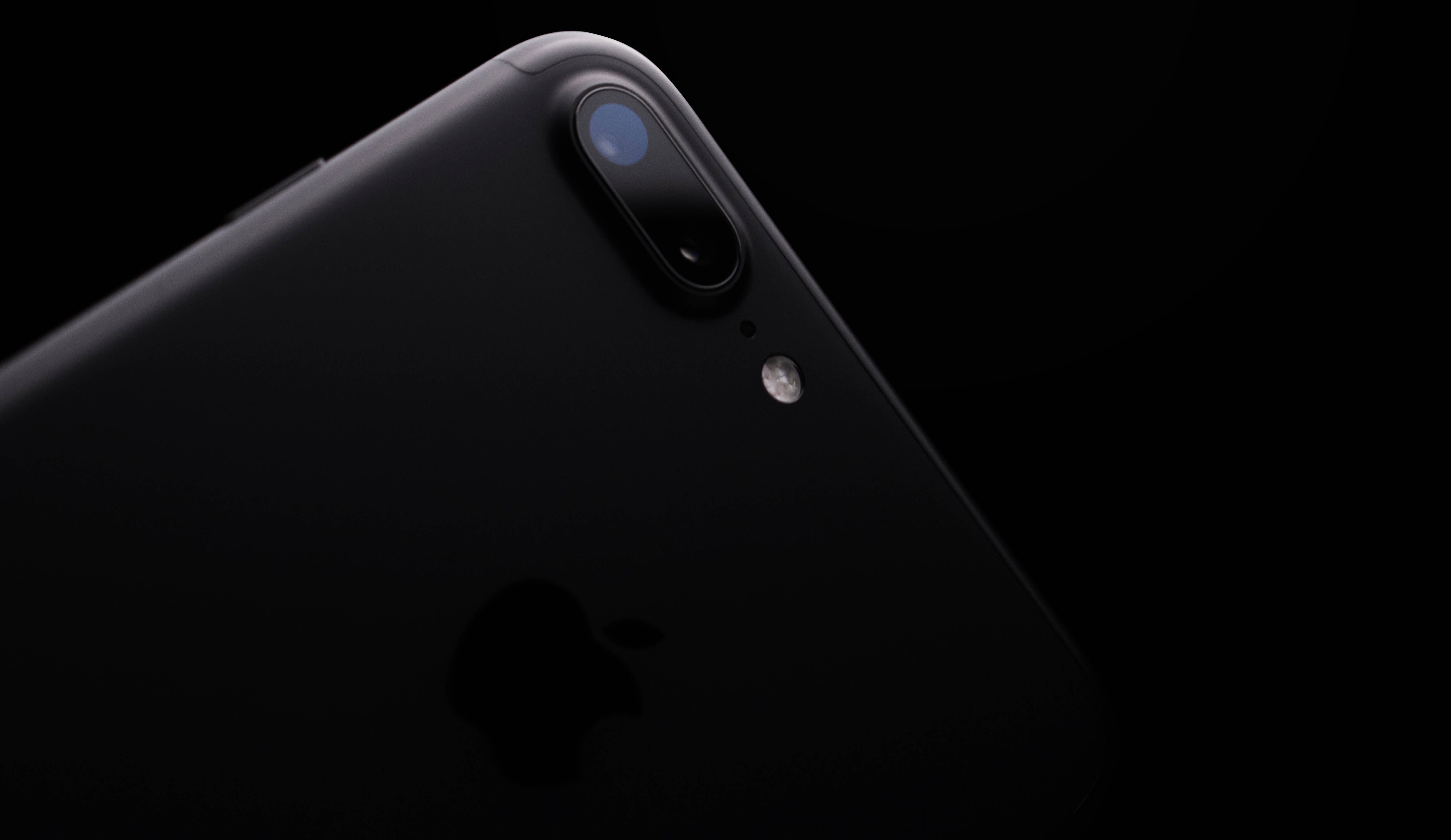 iPhone 8 Kamera Duvar Kağıdı