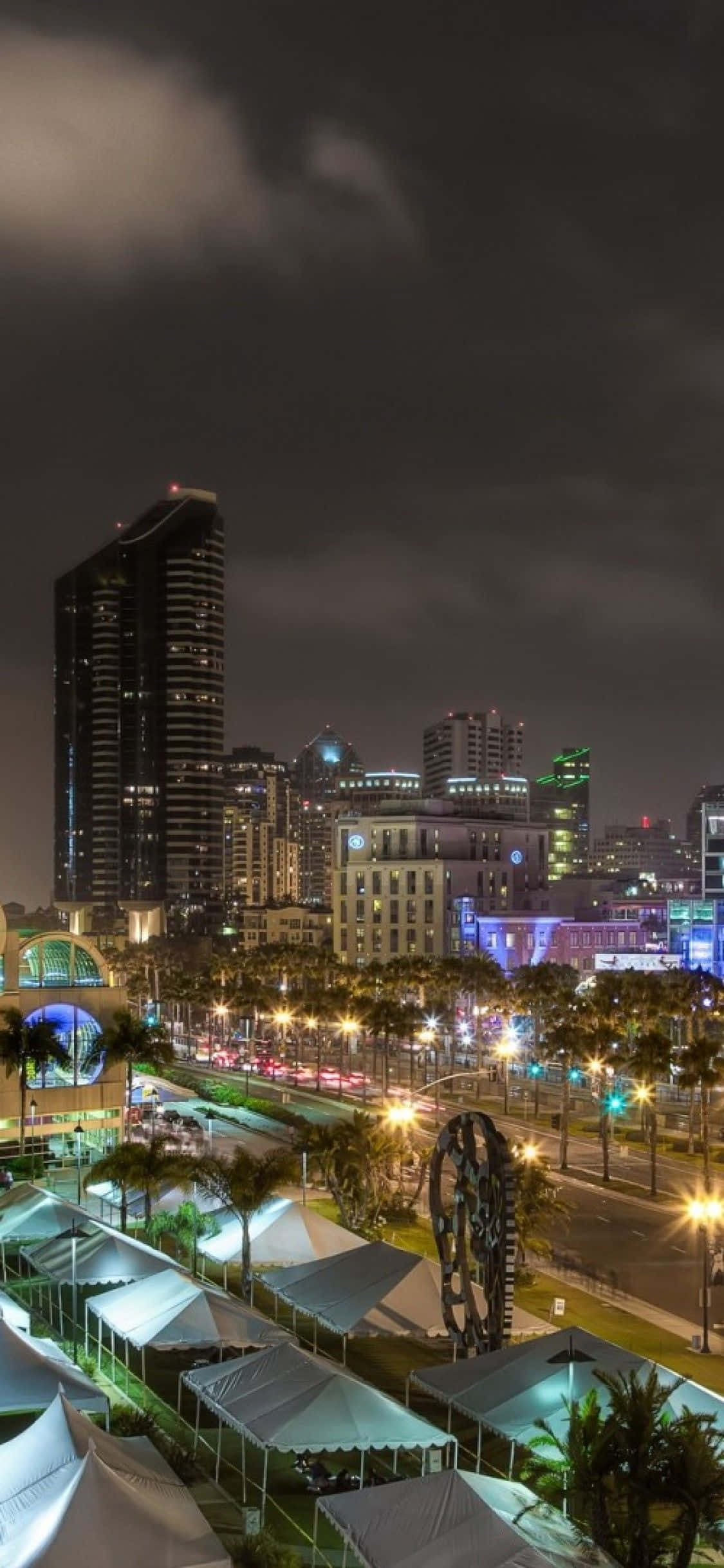 iPhone'unuzla San Diego'yu Keşfederken Fotoğraf Çekin Duvar Kağıdı