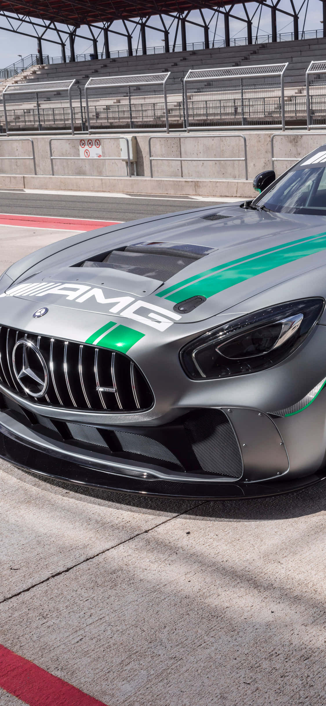 iPhone X Amg Gt-r Arka Plan Gümüş AMG GT4 Duvar Kağıdı