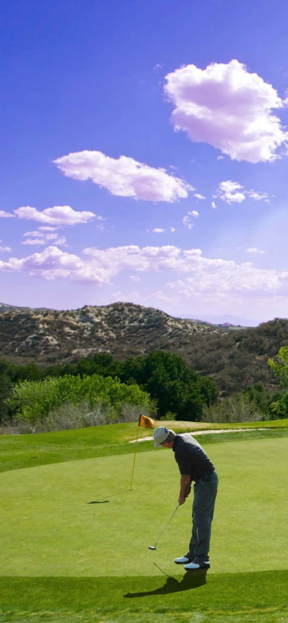 iPhone X'inizi Kullanırken Güzel Golf Sahasının Sakin Temposunun Keyfini Çıkarın! Duvar Kağıdı