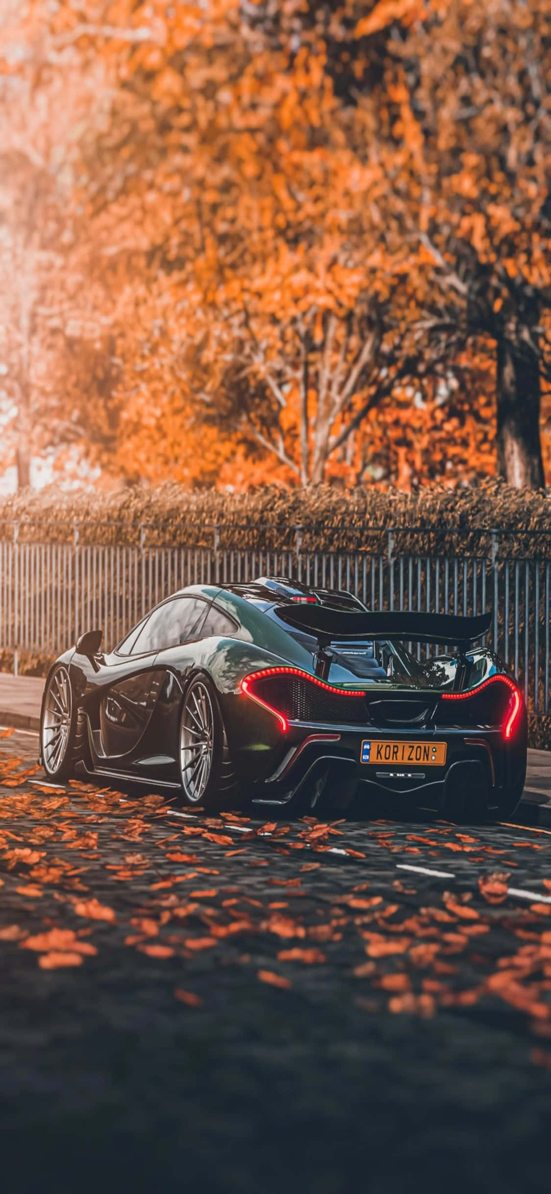 iPhone X McLaren 720s Sonbahar Arka Planı Duvar Kağıdı