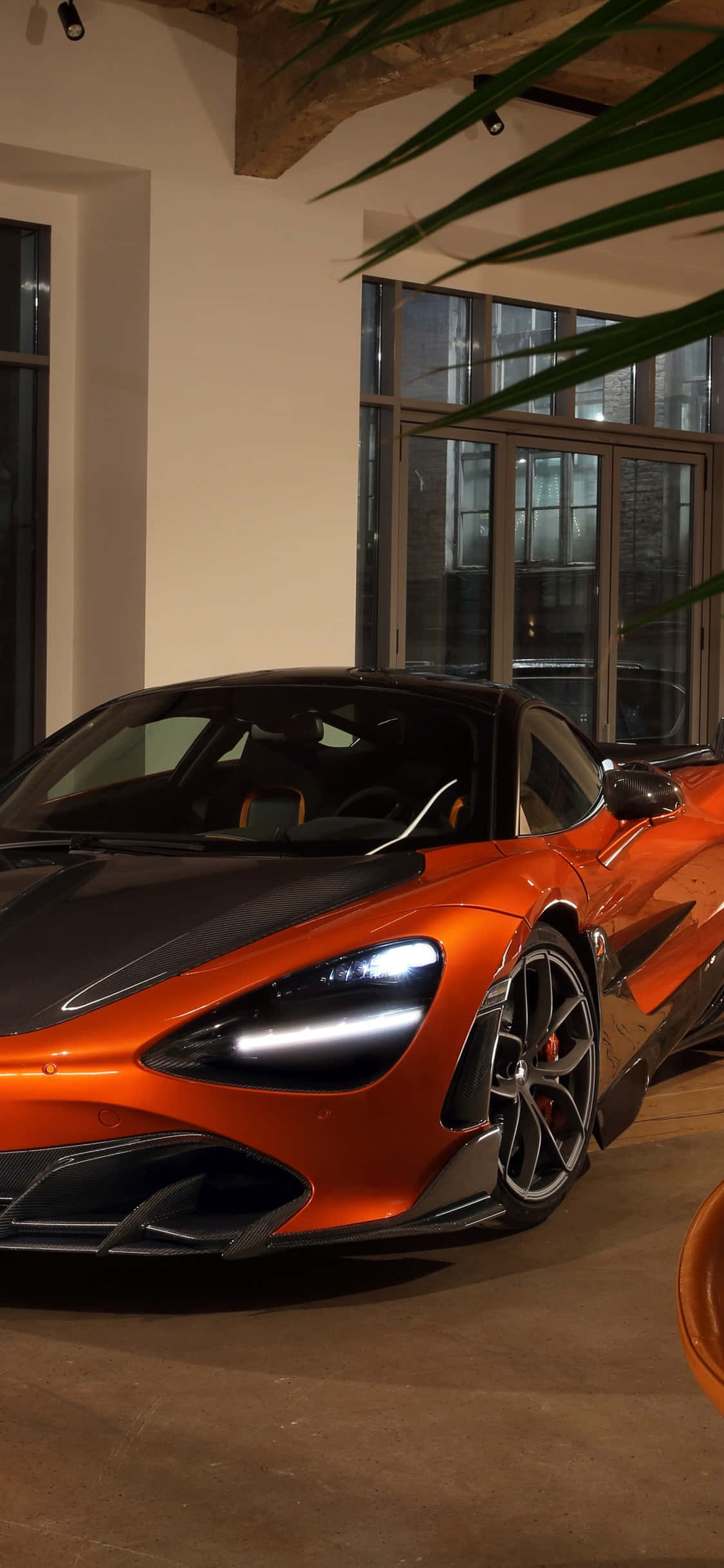 iPhone X McLaren 720s Turuncu Arkaplan Duvar Kağıdı