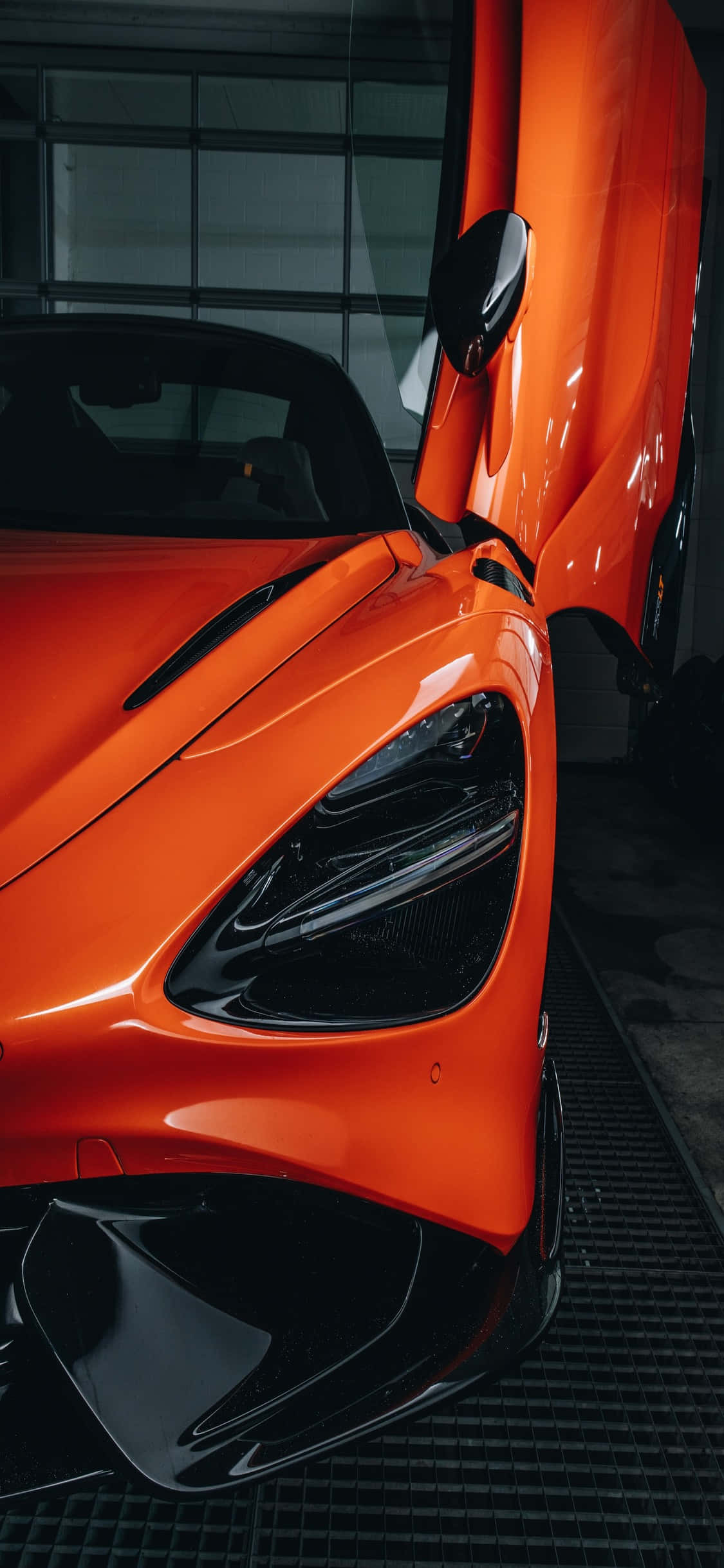 iPhone X McLaren 720s Turuncu Kapı Arka Planı Duvar Kağıdı