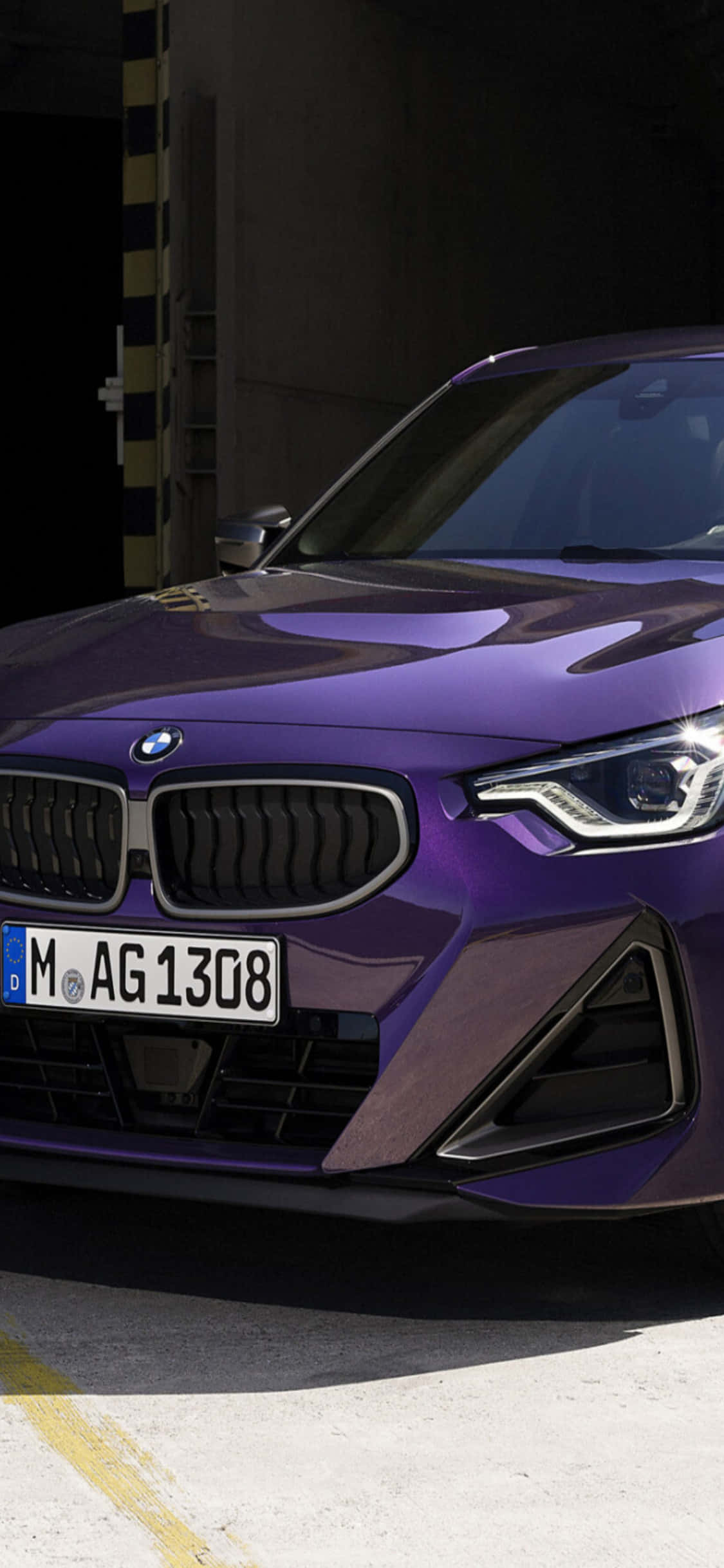 iPhone X ve BMW; Yeniden Tasarlanan Lüks Duvar Kağıdı