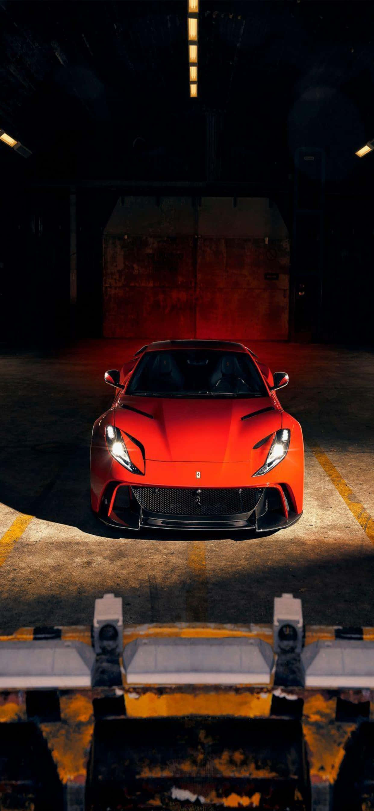 iPhone Xs Max Ferrari Duvar Kağıdı Kırmızı Ferrari 812 Superfast Bir Depoda Duvar Kağıdı