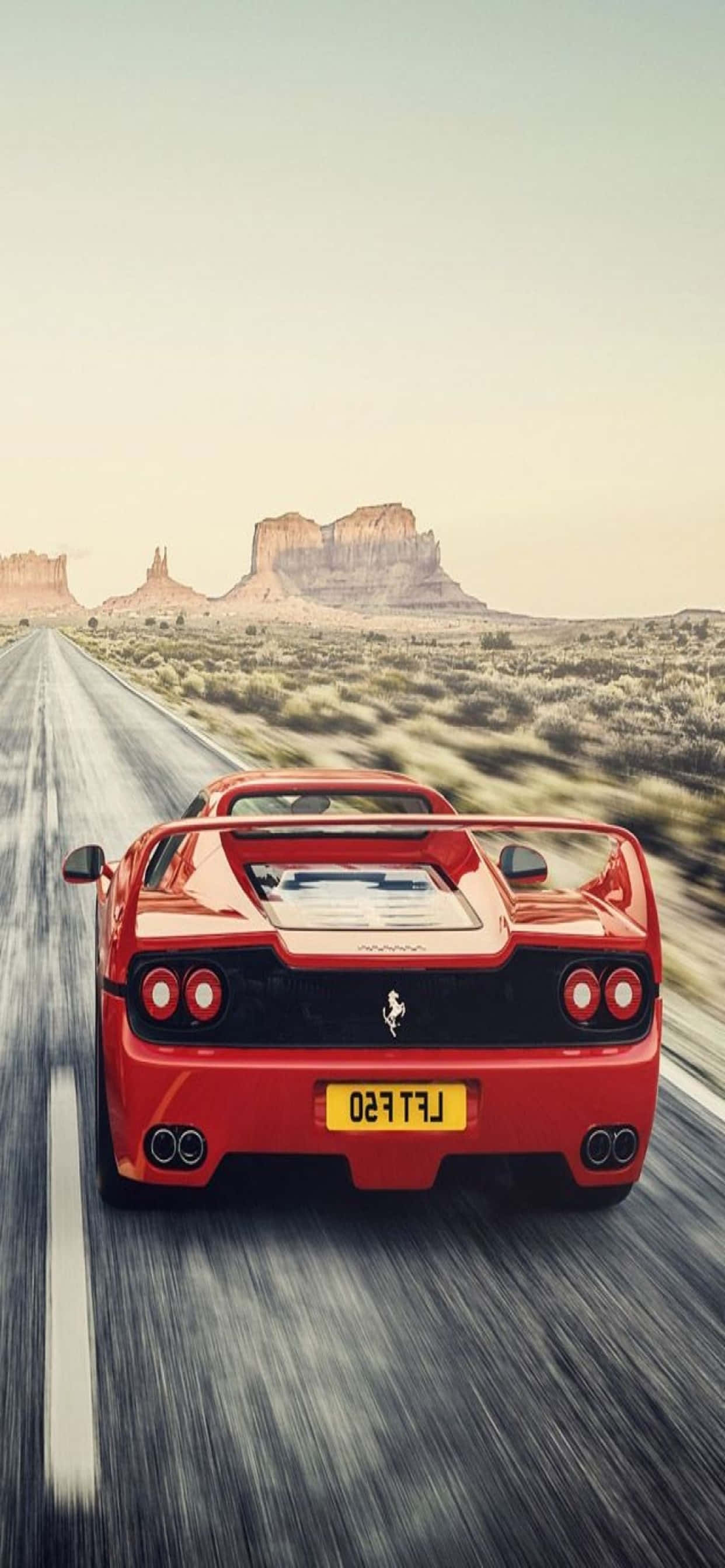 iPhone Xs Max Ferrari Duvar Kağıdı Kırmızı Ferrari F50 Yolda Duvar Kağıdı