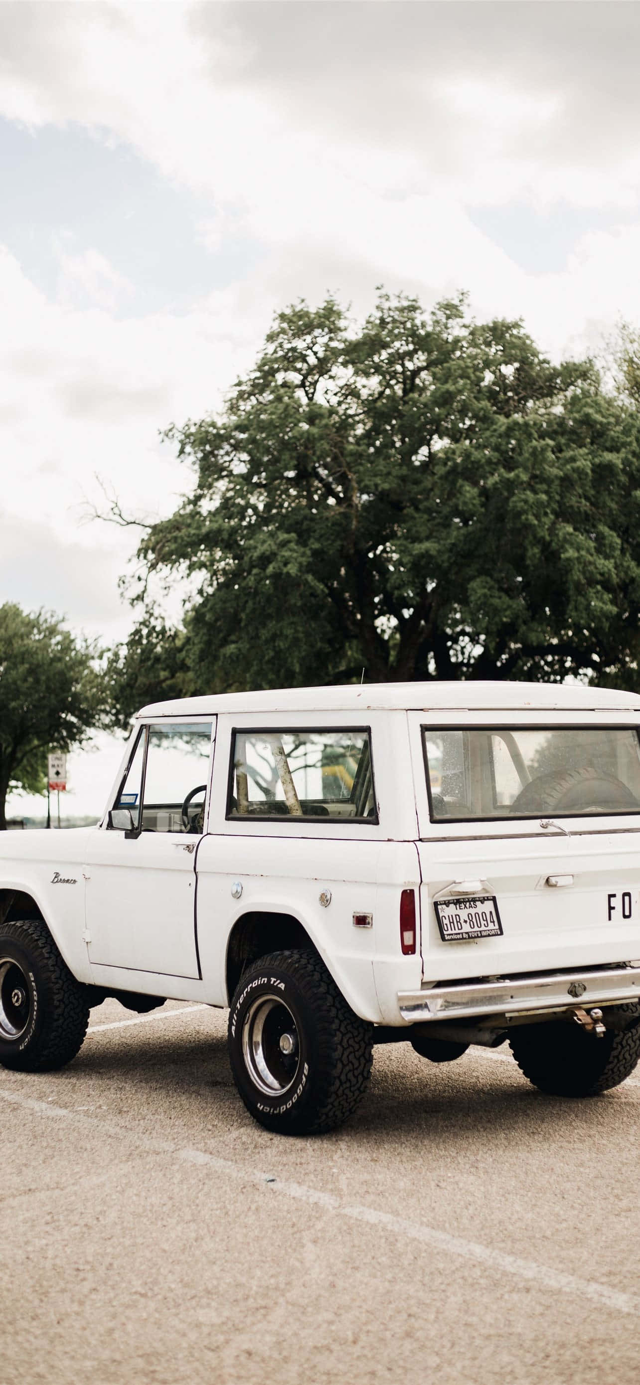 iPhone XS Max Project Cars 2 Beyaz Ford Bronco Arkaplanı Duvar Kağıdı