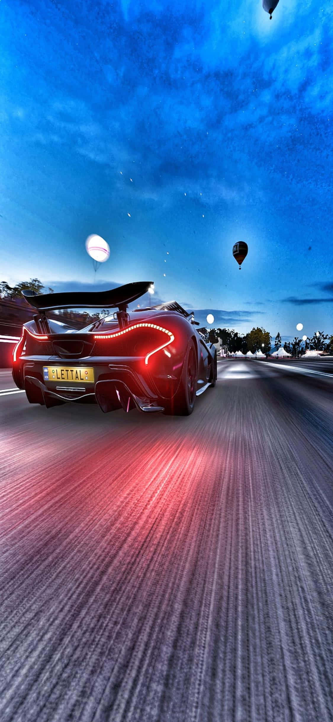 iPhone Xs ve Forza Horizon 4'ün Çarpıcı Grafiklerinin Keyfini Çıkarın Duvar Kağıdı