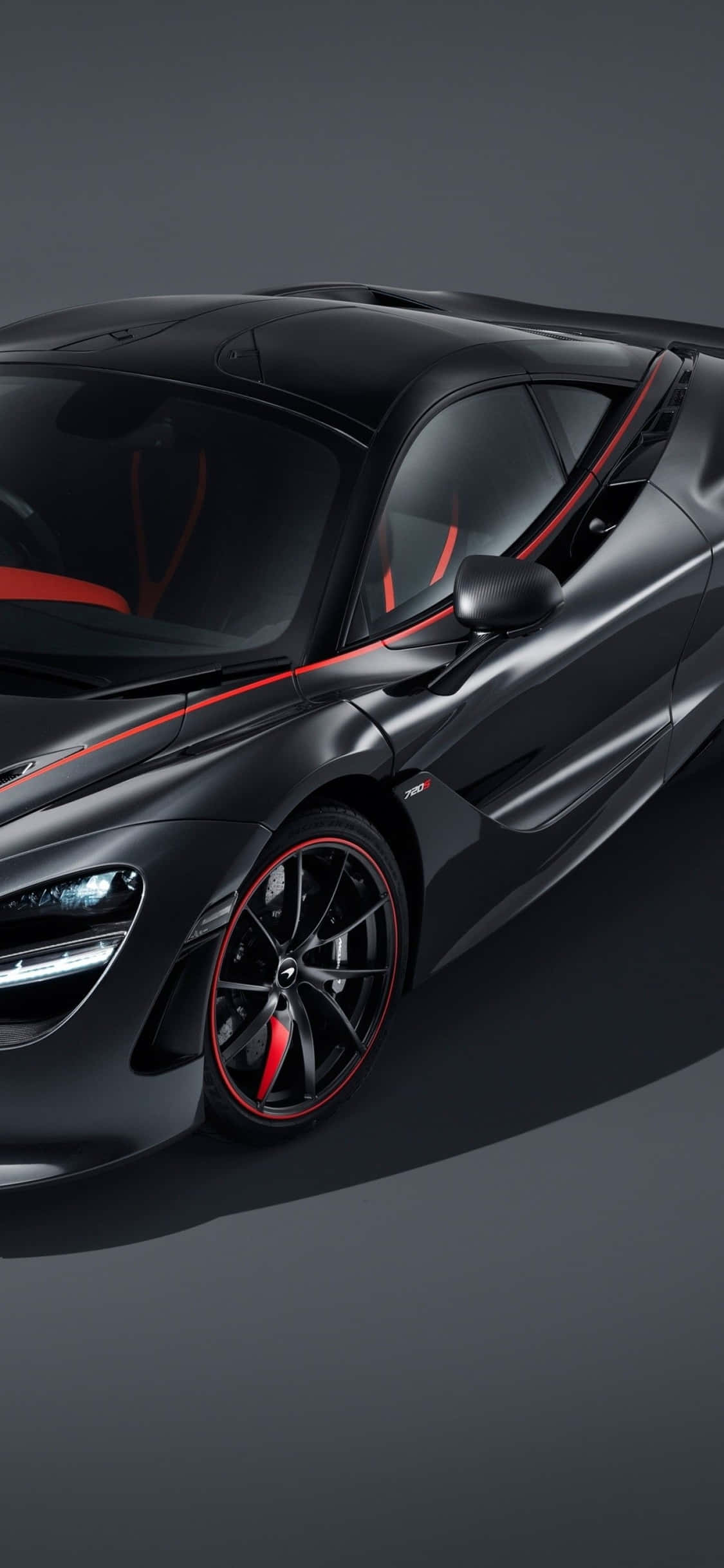 iPhone Xs ve Şık McLaren 720s Yan Yana Duvar Kağıdı