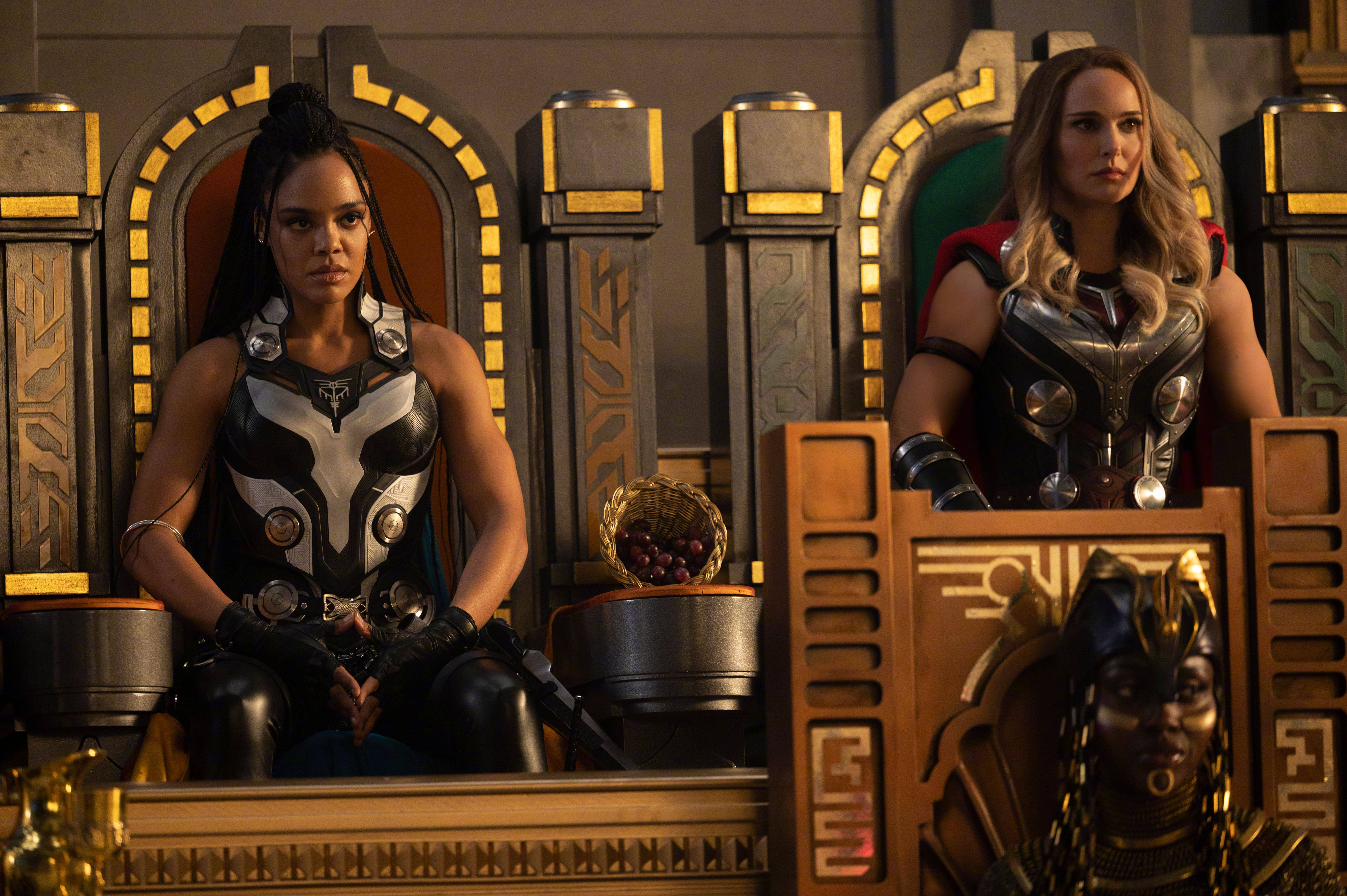 Jane Foster ve Valkyrie, Thor: Love and Thunder'da Aksiyona Hazırlanıyor Duvar Kağıdı