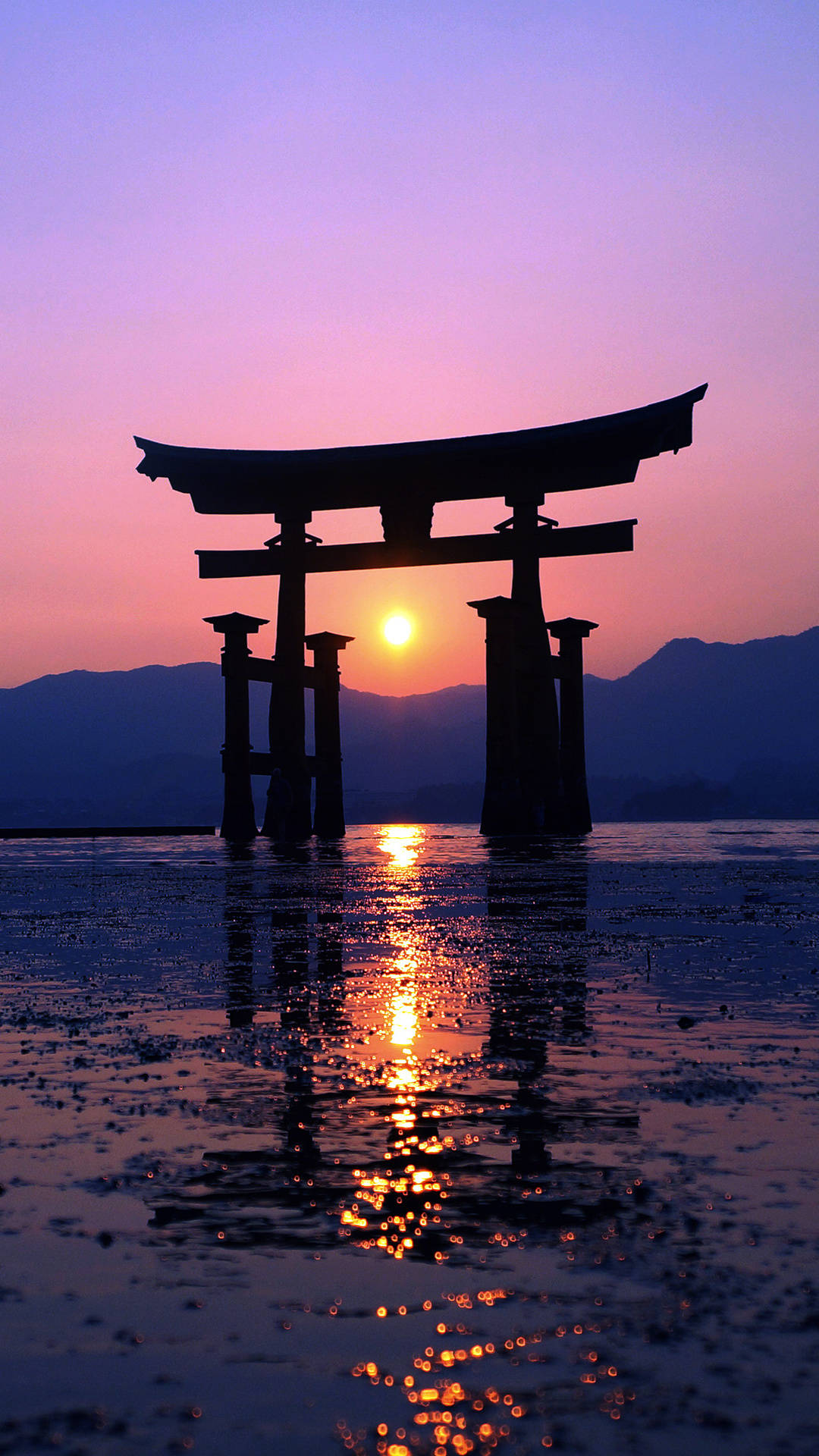 Japon Estetiği iPhone Torii Silüeti Duvar Kağıdı