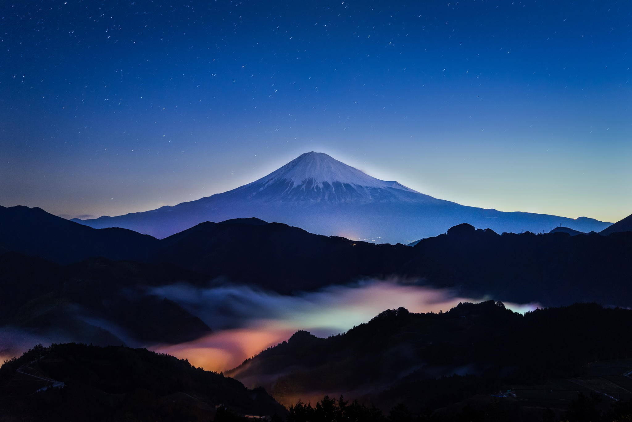 Japonya Fuji Dağı 4K Gece Duvar Kağıdı