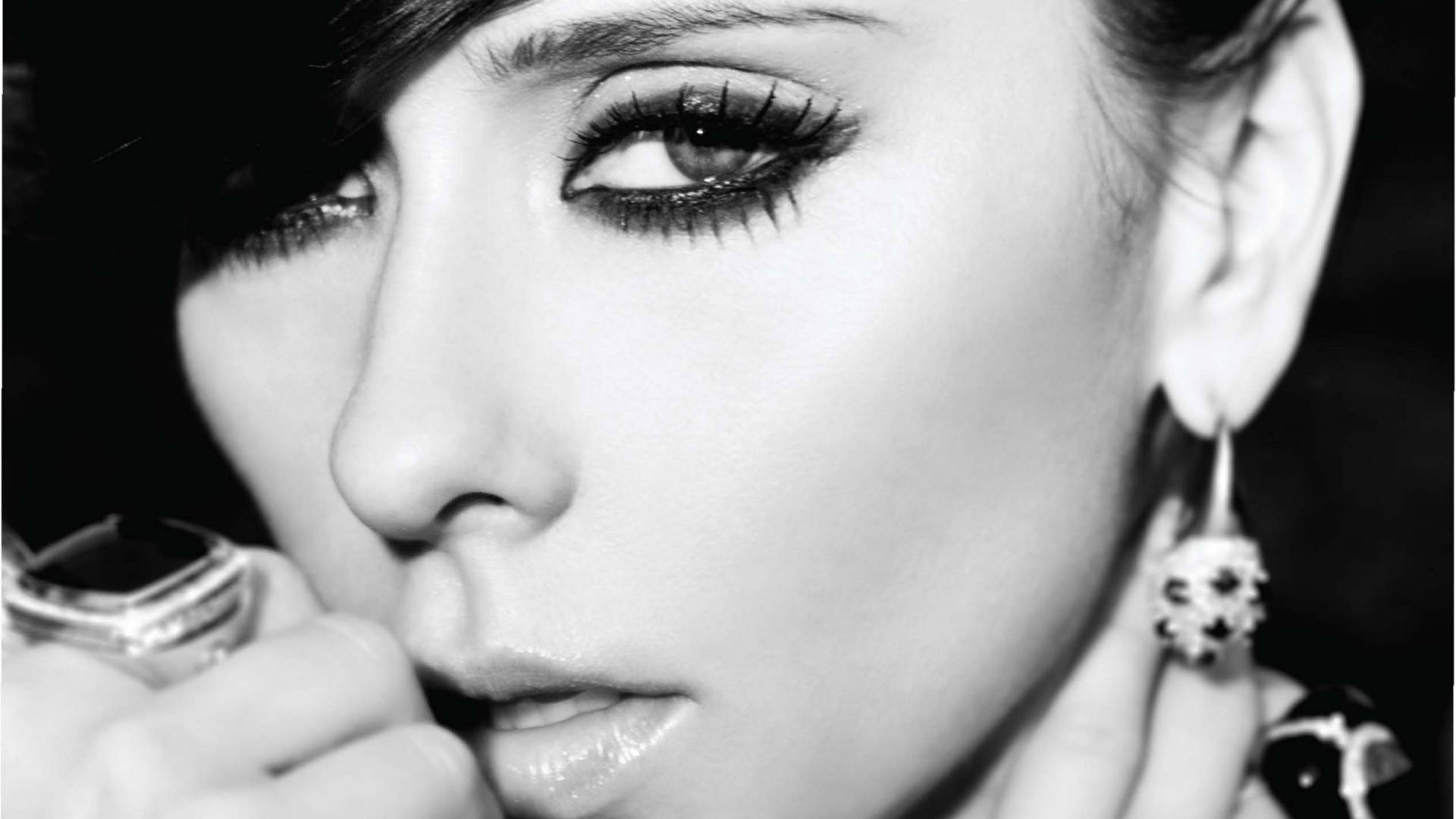 Jennifer Love Hewitt Büyüleyici Bakış Duvar Kağıdı