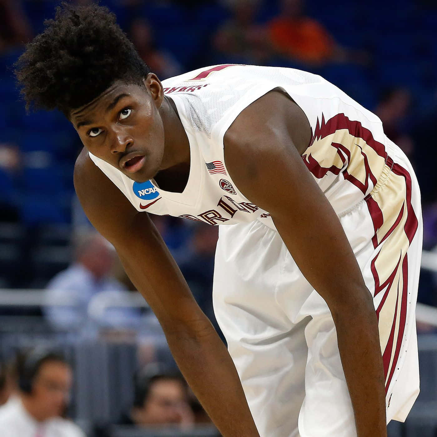 Jonathan Isaac Eğilirken Duvar Kağıdı