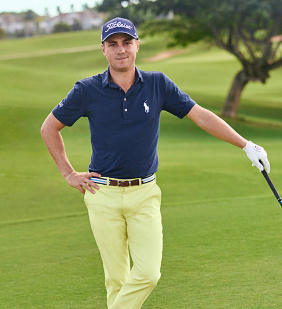 Justin Thomas Sarı Pantolonlu Duvar Kağıdı