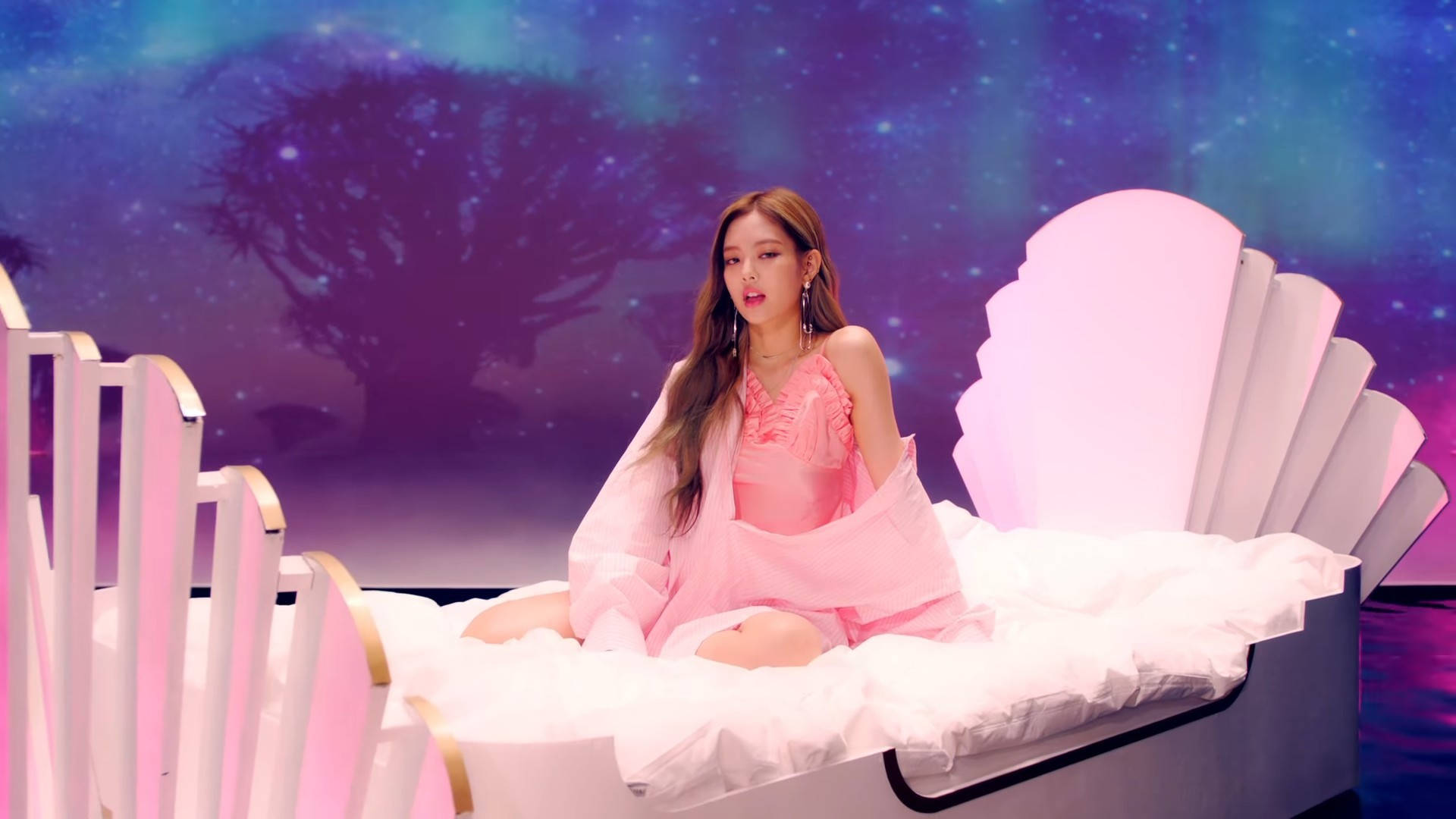 K-pop grubu Blackpink'ten Jennie As If It's Your Last müzik videosunda Duvar Kağıdı