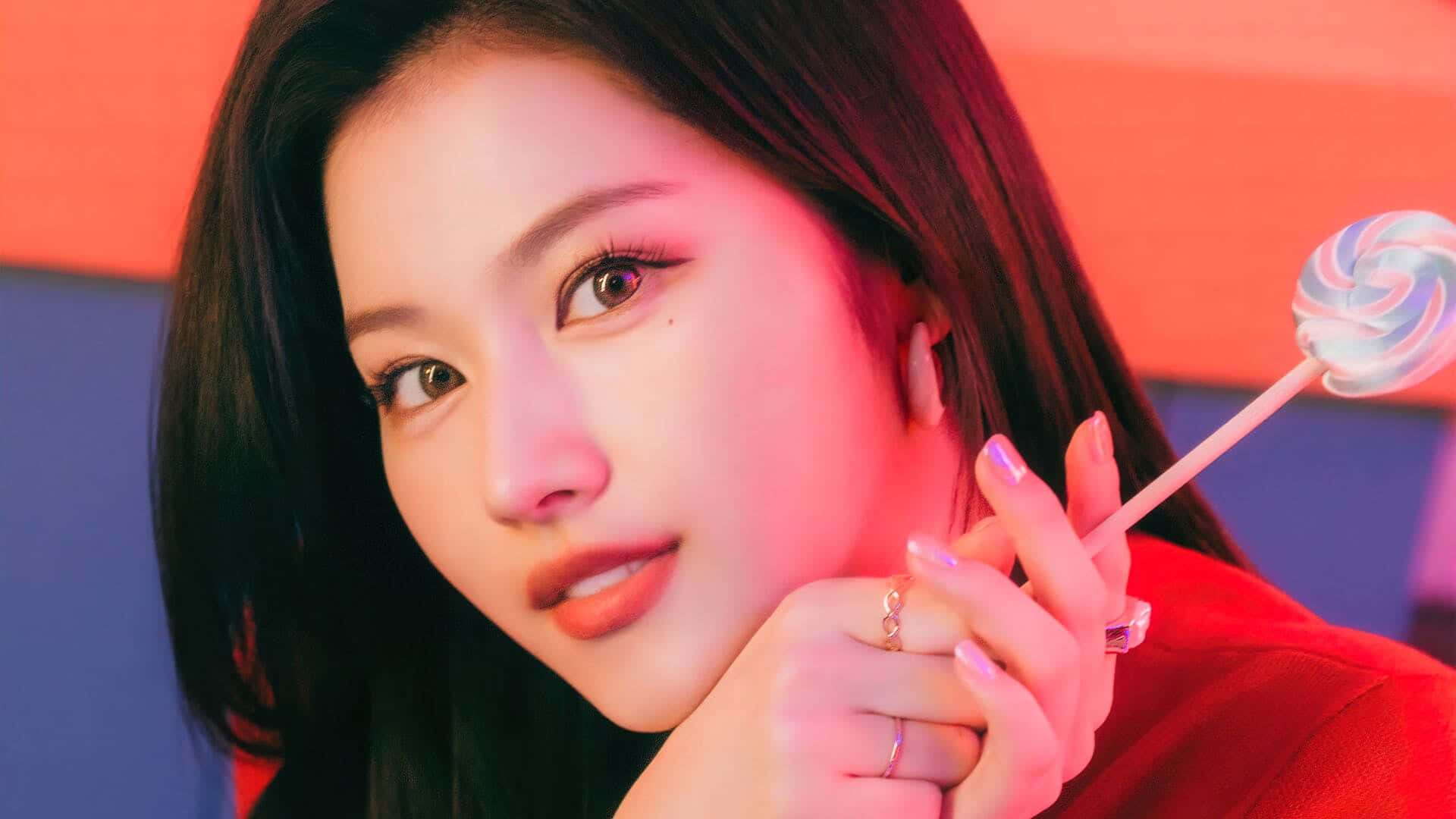 K-pop sansasyonu Twice, büyüleyici fotoğraf çekiminde parlıyor. Duvar Kağıdı