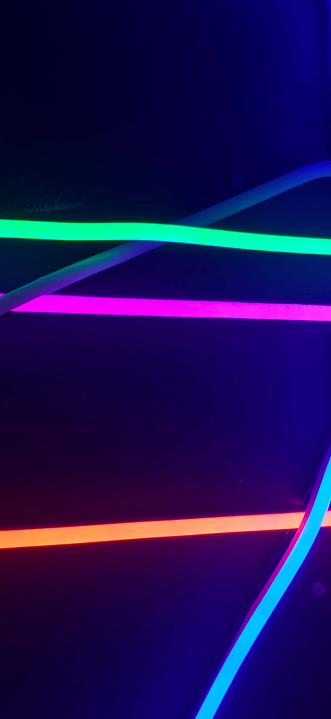 Karanlıkta Parlayan Neon iPhone Duvar Kağıdı