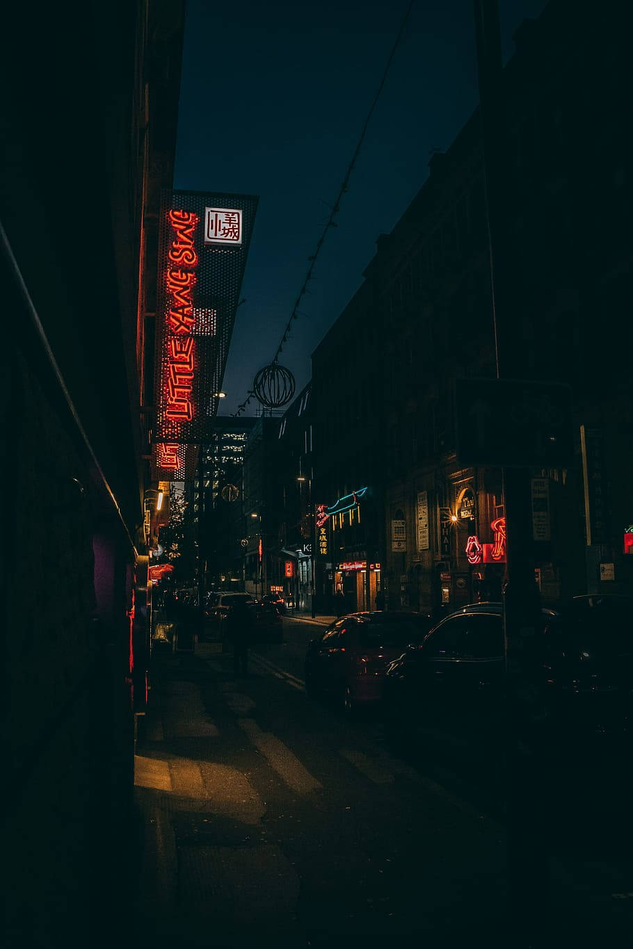 Karanlık Şehir Neon Sokak Lambası Duvar Kağıdı