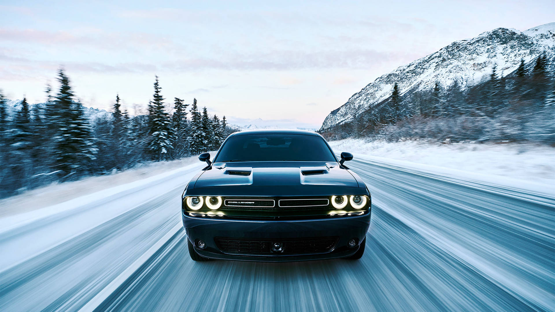 Kış 2017 Mavi Dodge Challenger