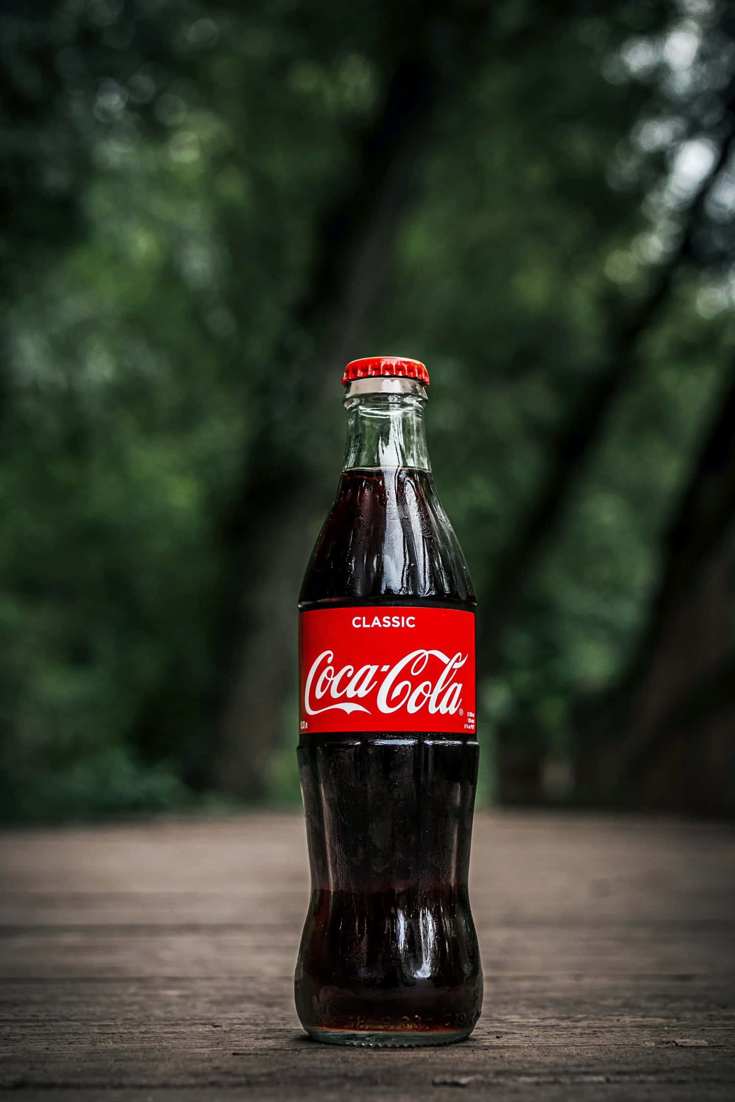 Klasik Ferahlatıcı Coca-Cola Tadından Bir Yudum Alın Duvar Kağıdı