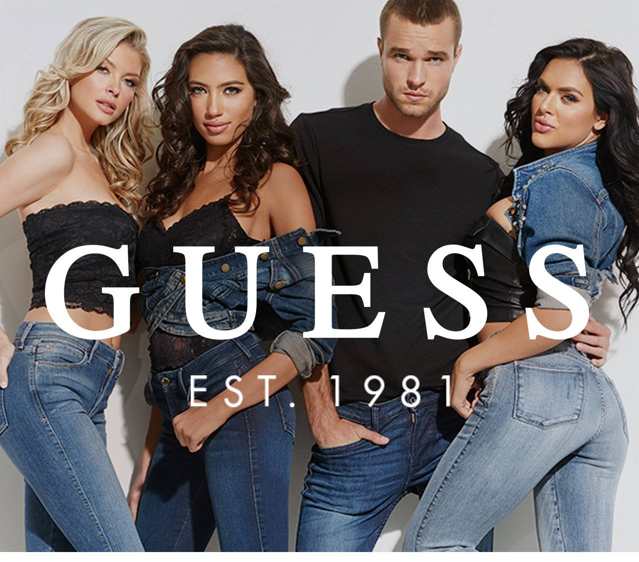 Kot Guess Tulum Kombinleri Duvar Kağıdı