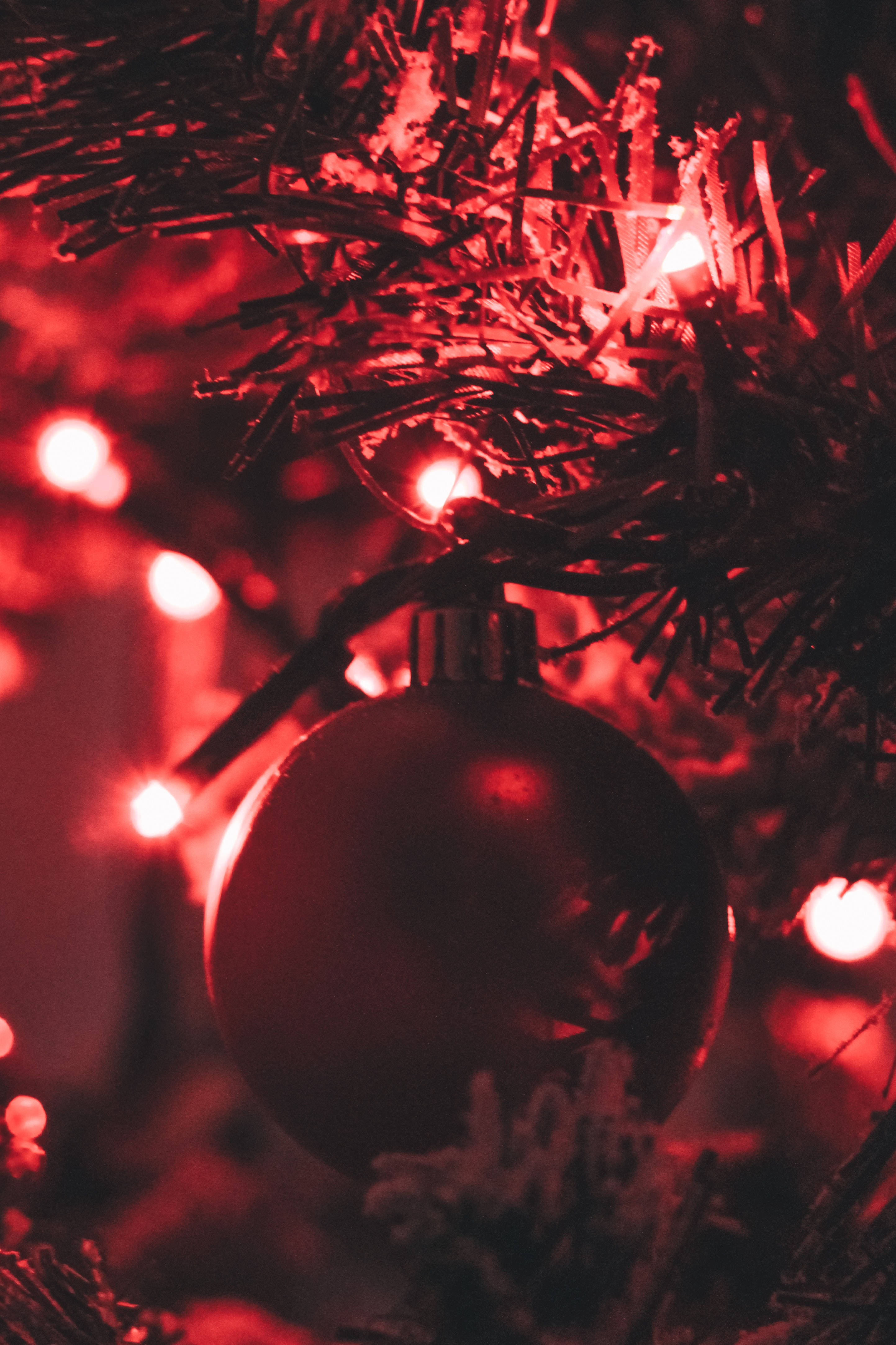 Koyu Kırmızı Noel Topları Duvar Kağıdı