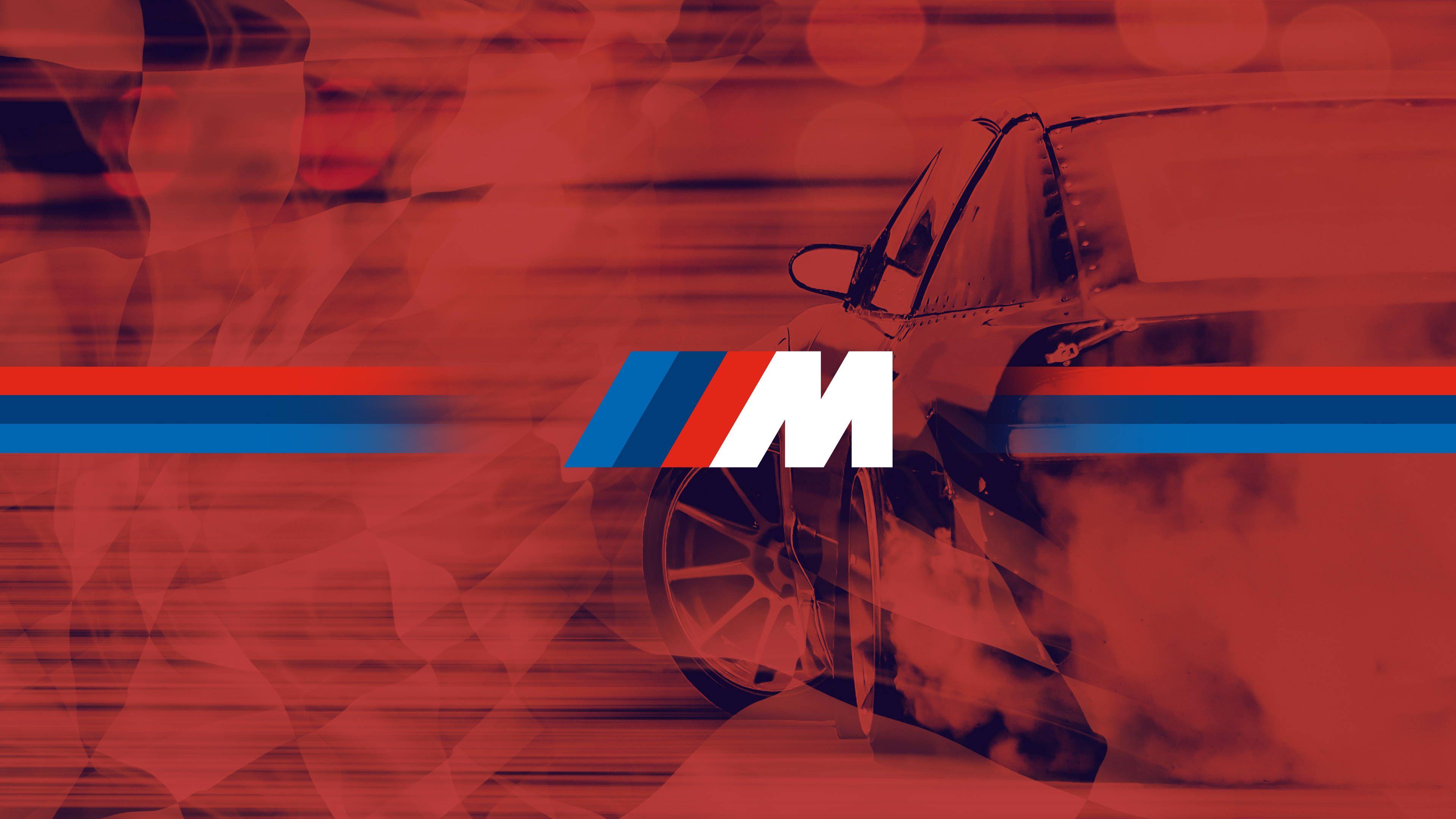 Kırmızı Araba Dumanlı BMW M Logosu Duvar Kağıdı