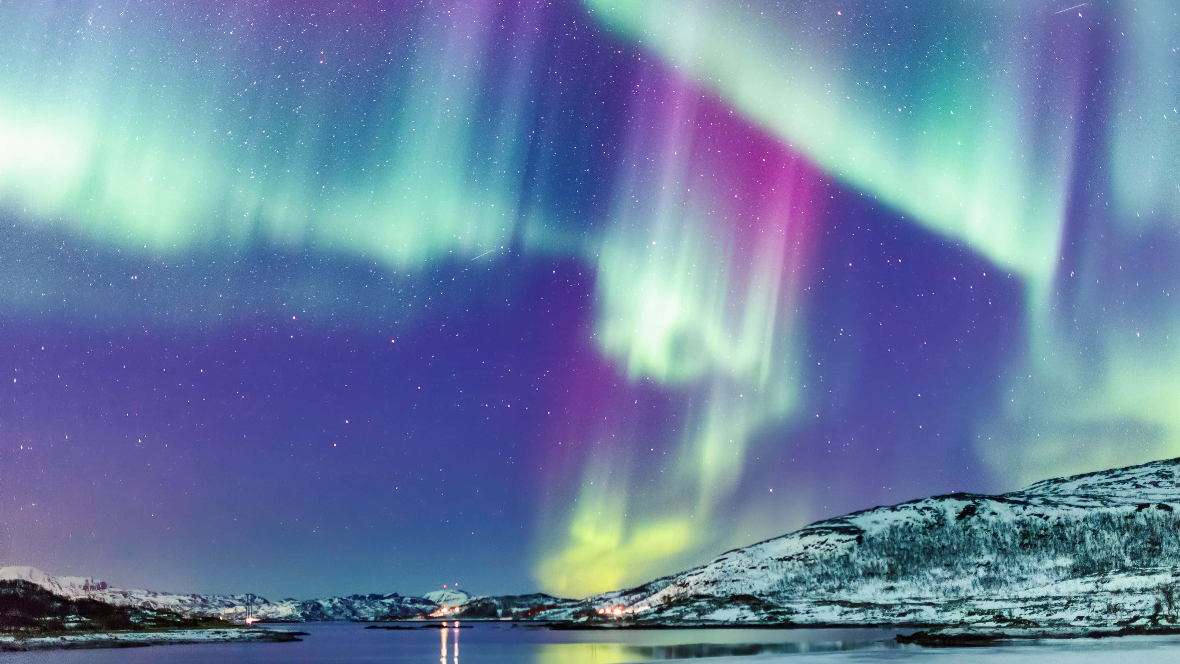 Kuzey Işıkları Aurora Borealis Norveç 4K Monitör Duvar Kağıdı