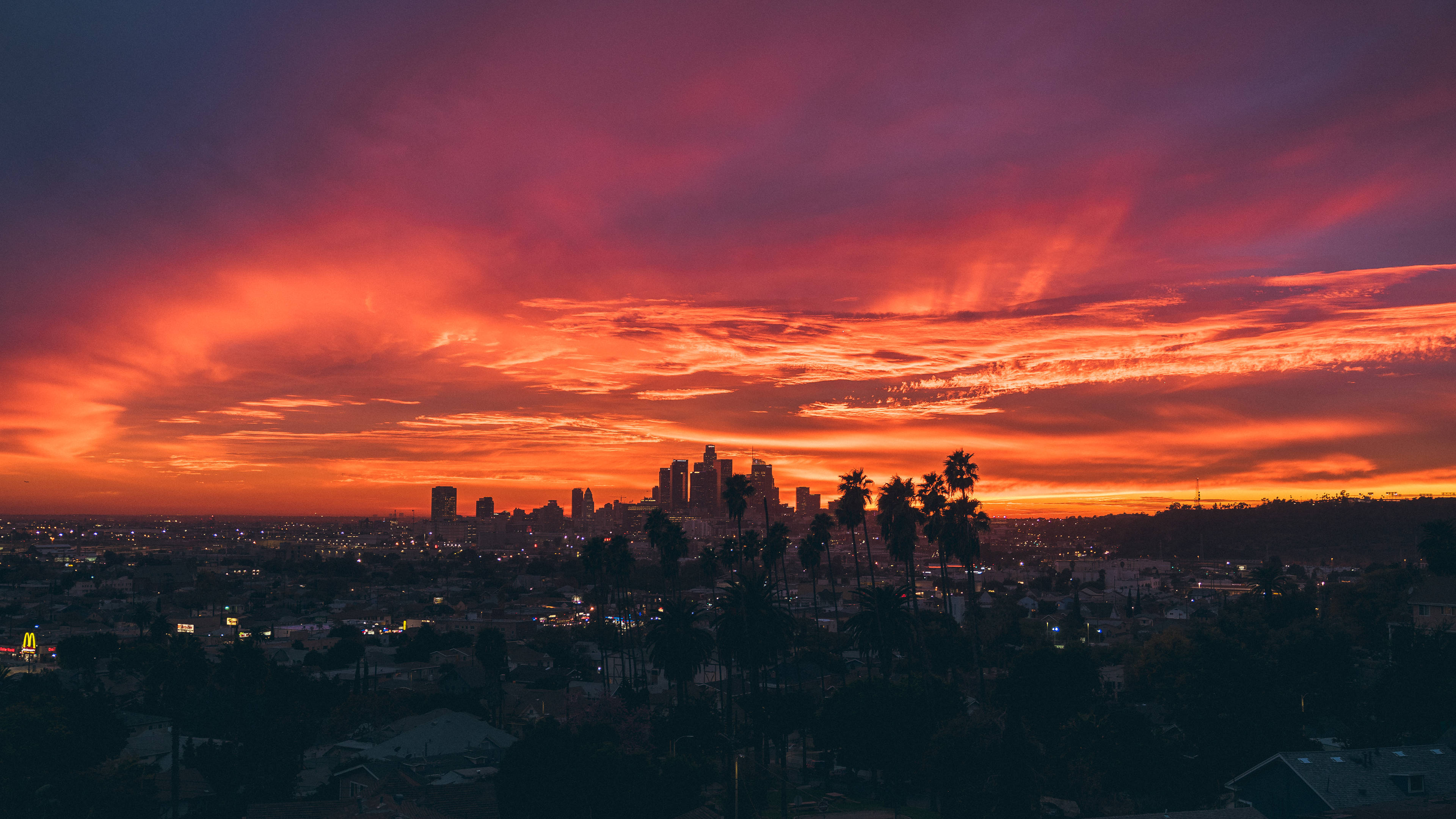 Kızıl Los Angeles Gün Batımı Duvar Kağıdı