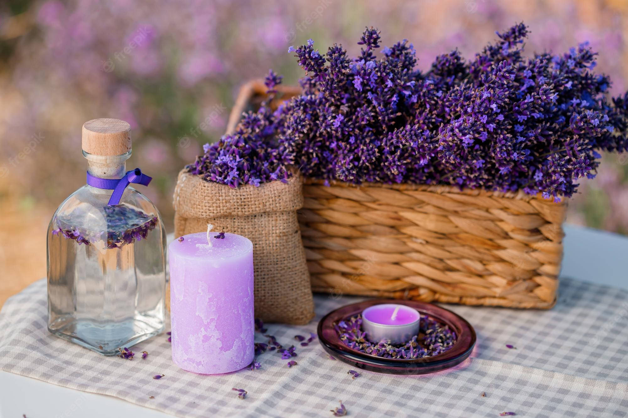 Lavanta Estetiği Sepetteki Çiçek Tomurcukları Duvar Kağıdı
