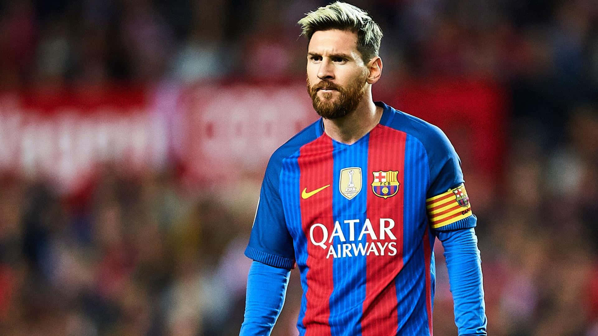 Lionel Messi, FC Barcelona'nın kaptanı, nefes kesici bir aksiyon karesinde. Duvar Kağıdı