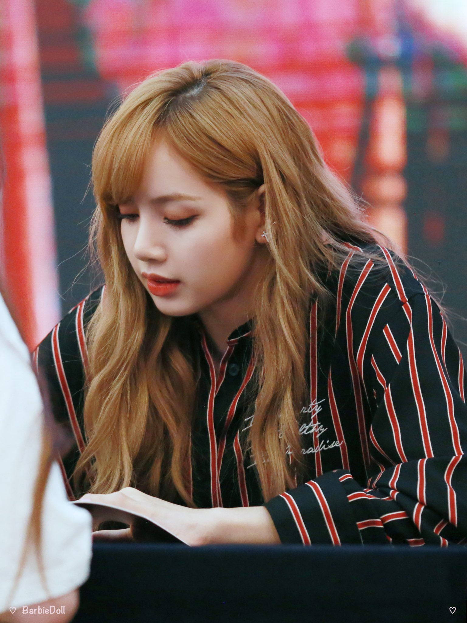 Lisa Blackpink Zarafeti - Square Up Albüm İmza Etkinliğinden HD Görsel. Duvar Kağıdı