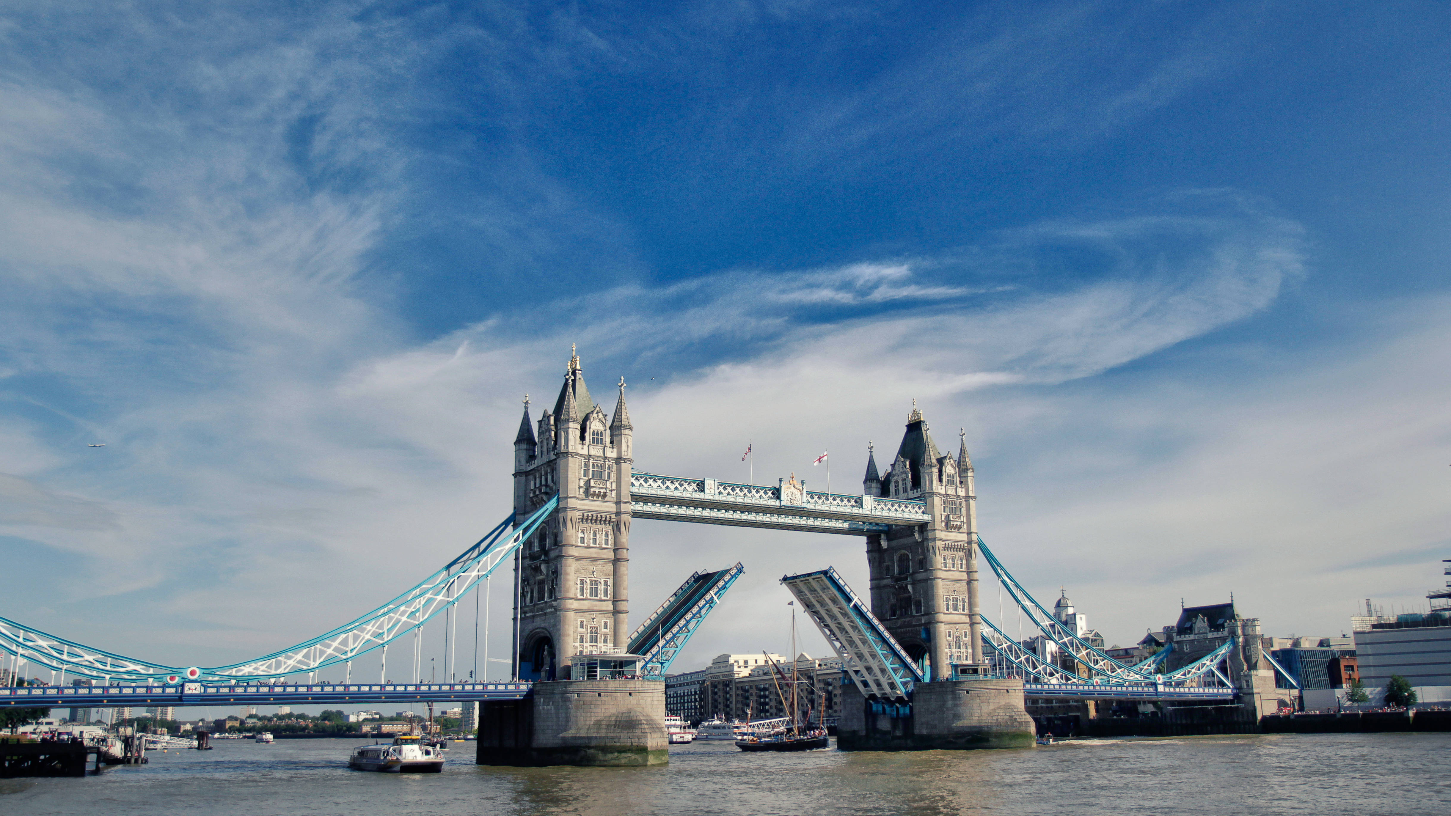 Londra'da Kapalı Tower Bridge Duvar Kağıdı