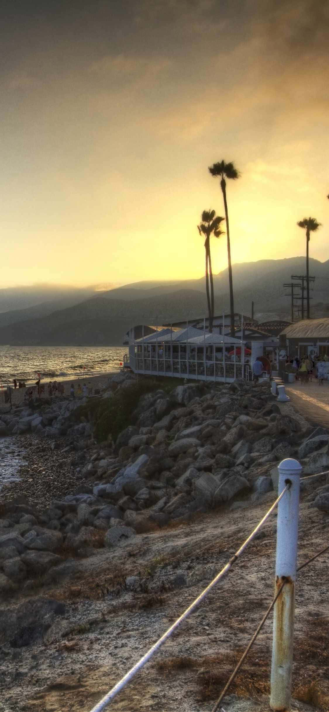 Malibu'nun büyüleyici manzarasının tadını çıkarın Duvar Kağıdı