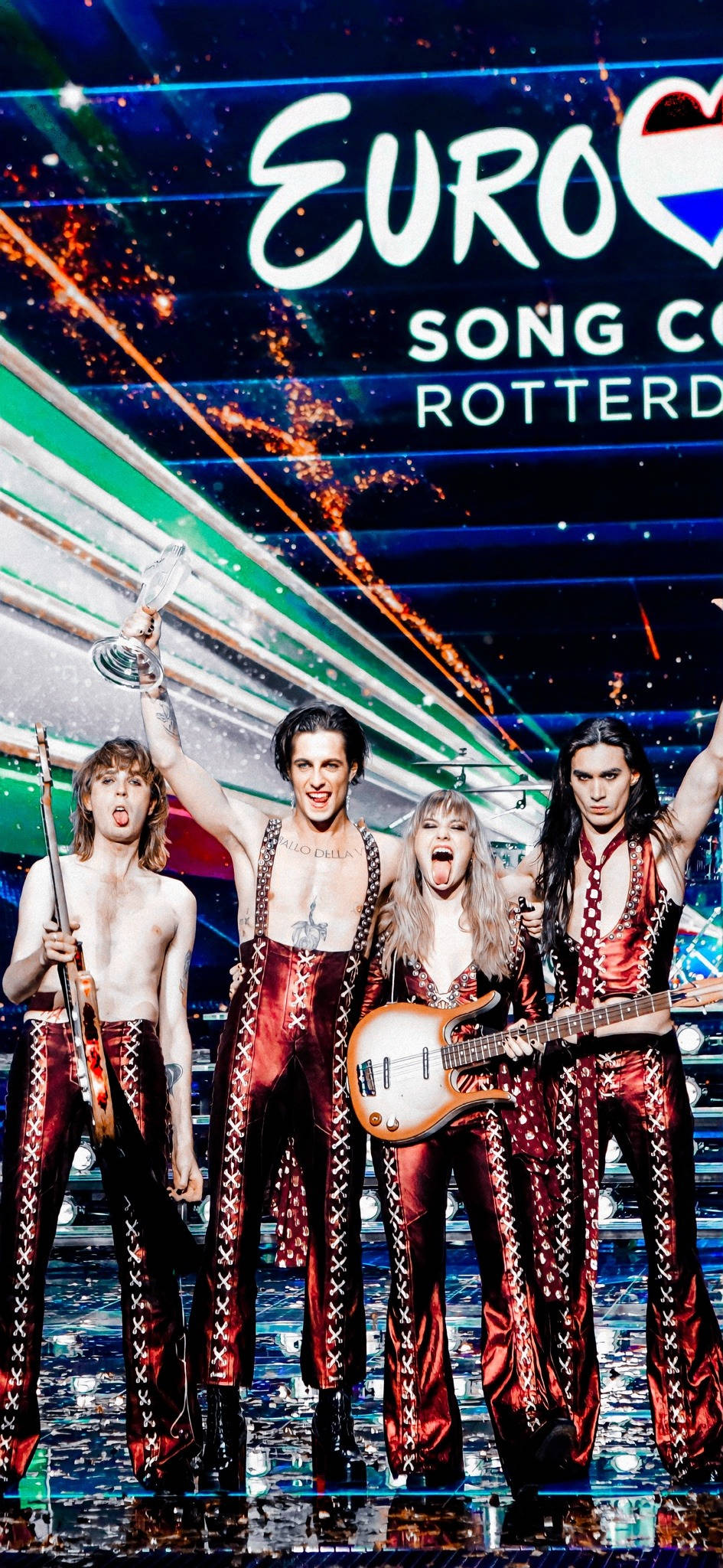 Maneskin Sahnede Ayakta Duvar Kağıdı