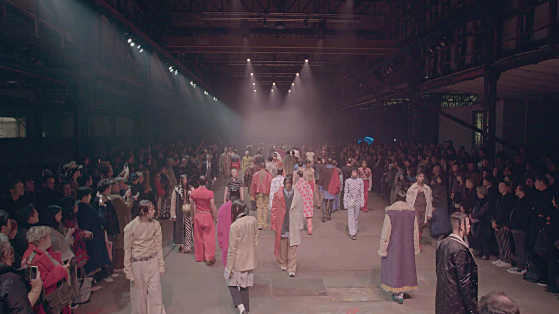 Marni Erkek Koleksiyonu Milano Moda Haftası'nda Duvar Kağıdı