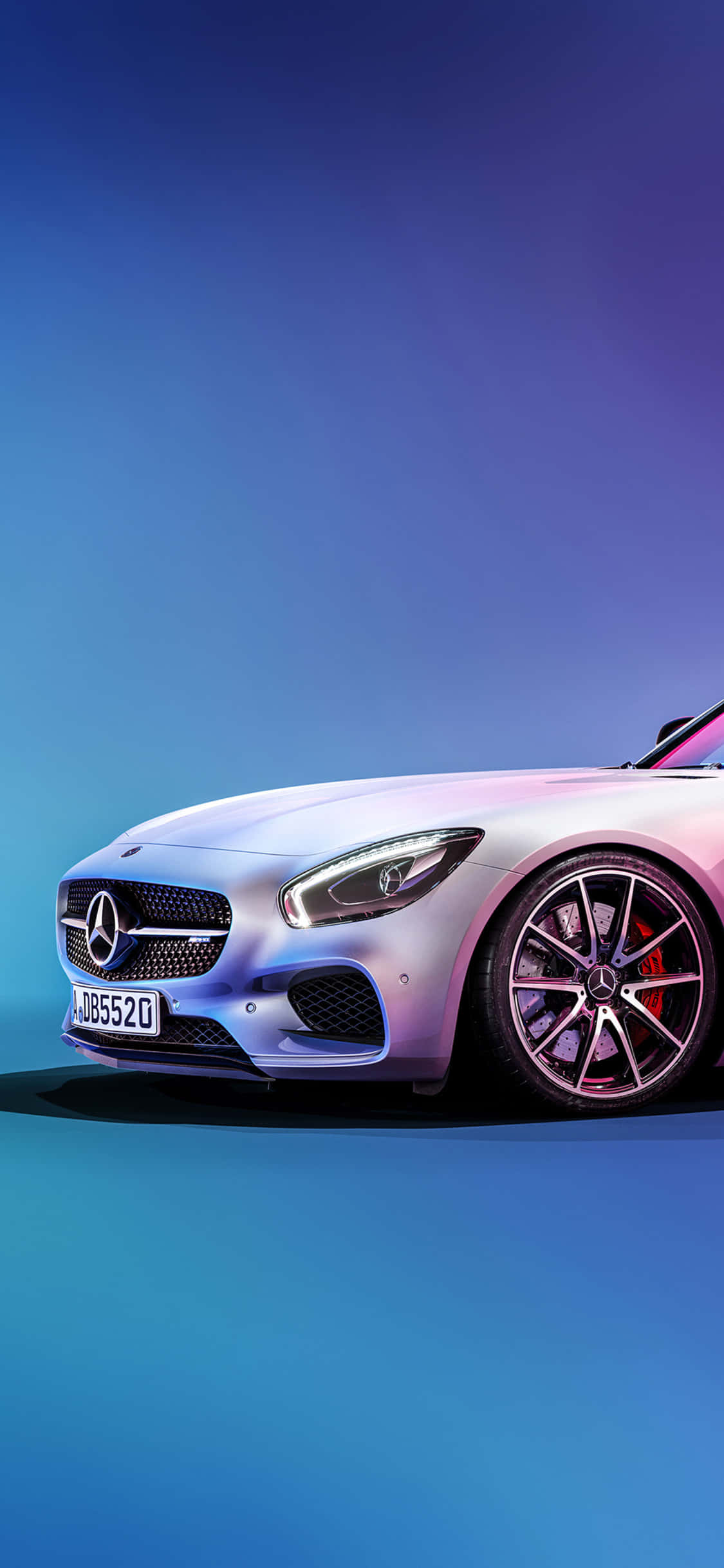 Mavi Fonlu Beyaz iPhone Xs Mercedes Amg Arka Planı Duvar Kağıdı