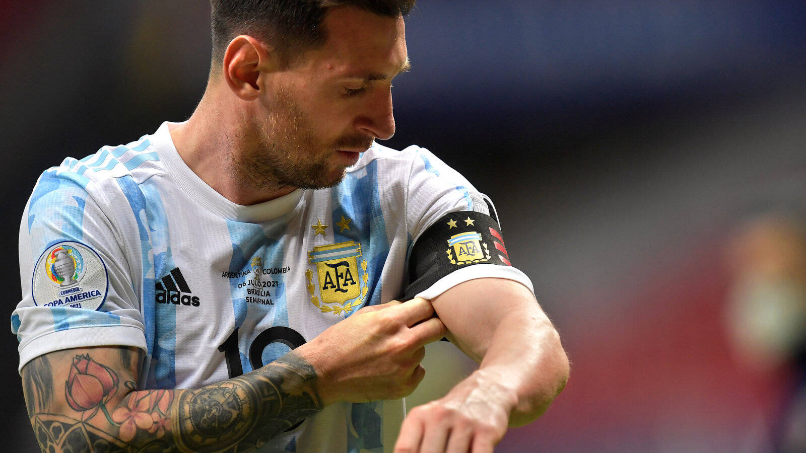 Messi 2021 Kaptan Kol Bandı Duvar Kağıdı