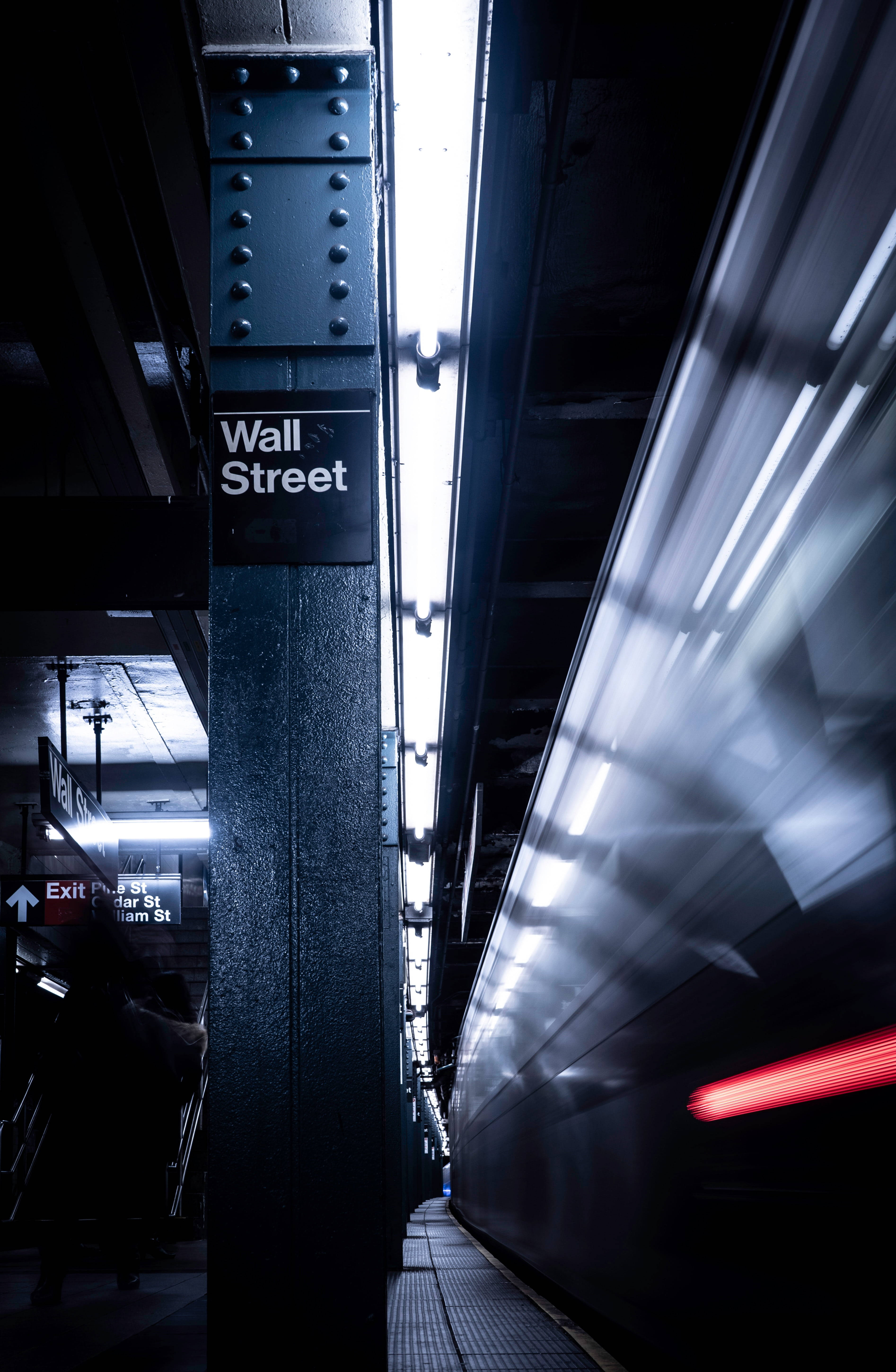 Metro Treni Yüksek Hız iPhone Duvar Kağıdı